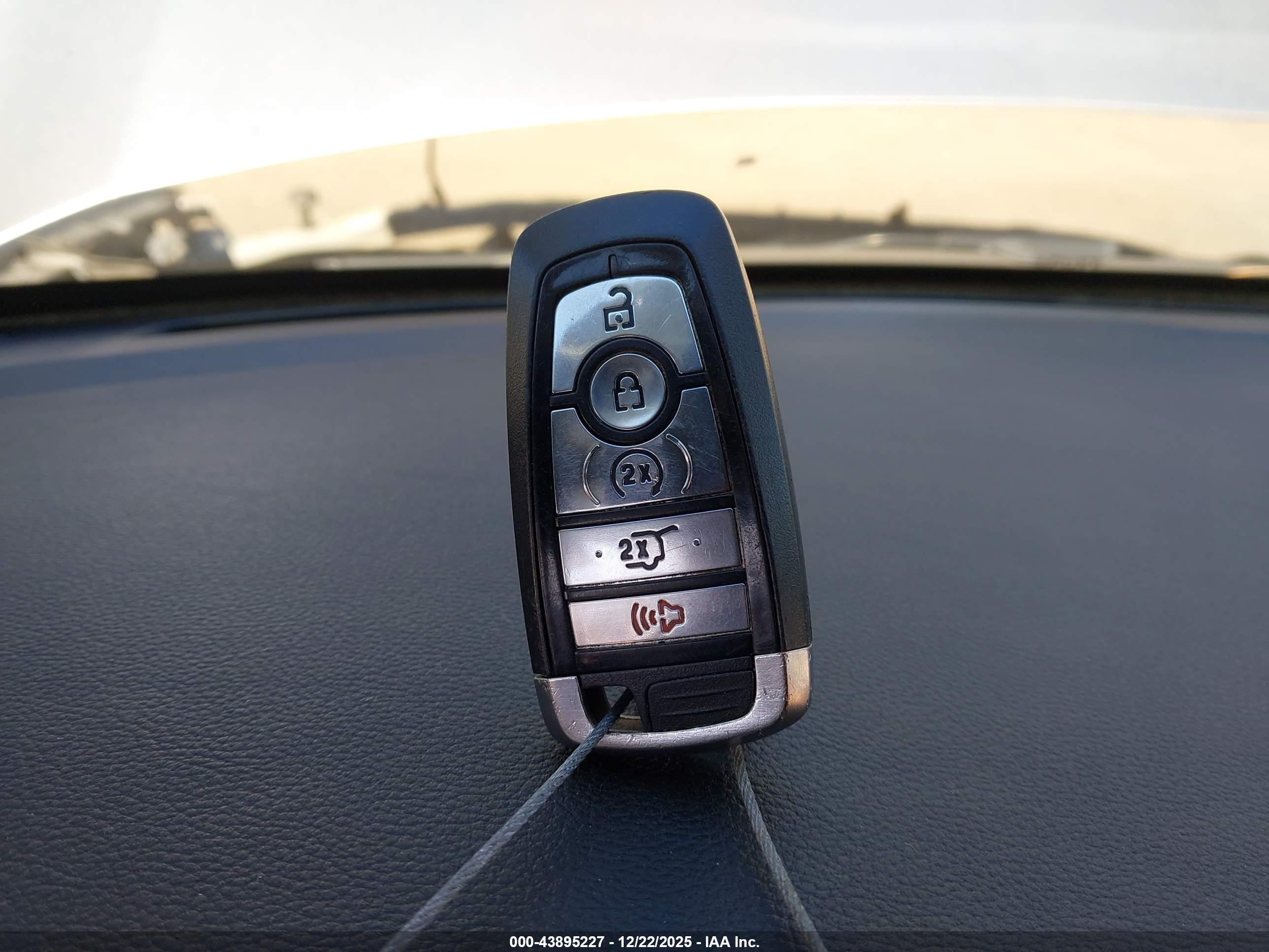 FORD EXPLORER image 11