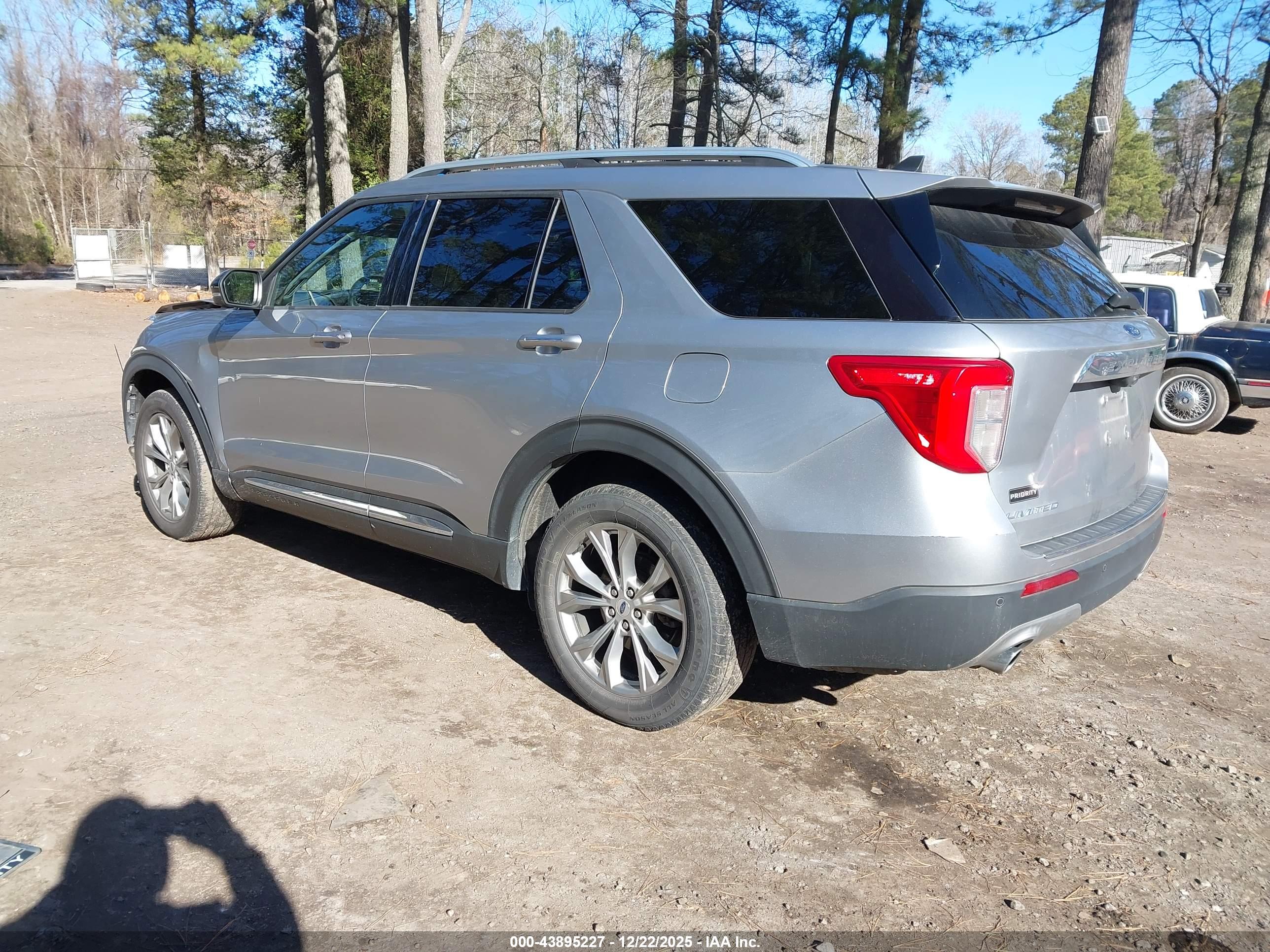 FORD EXPLORER image 3