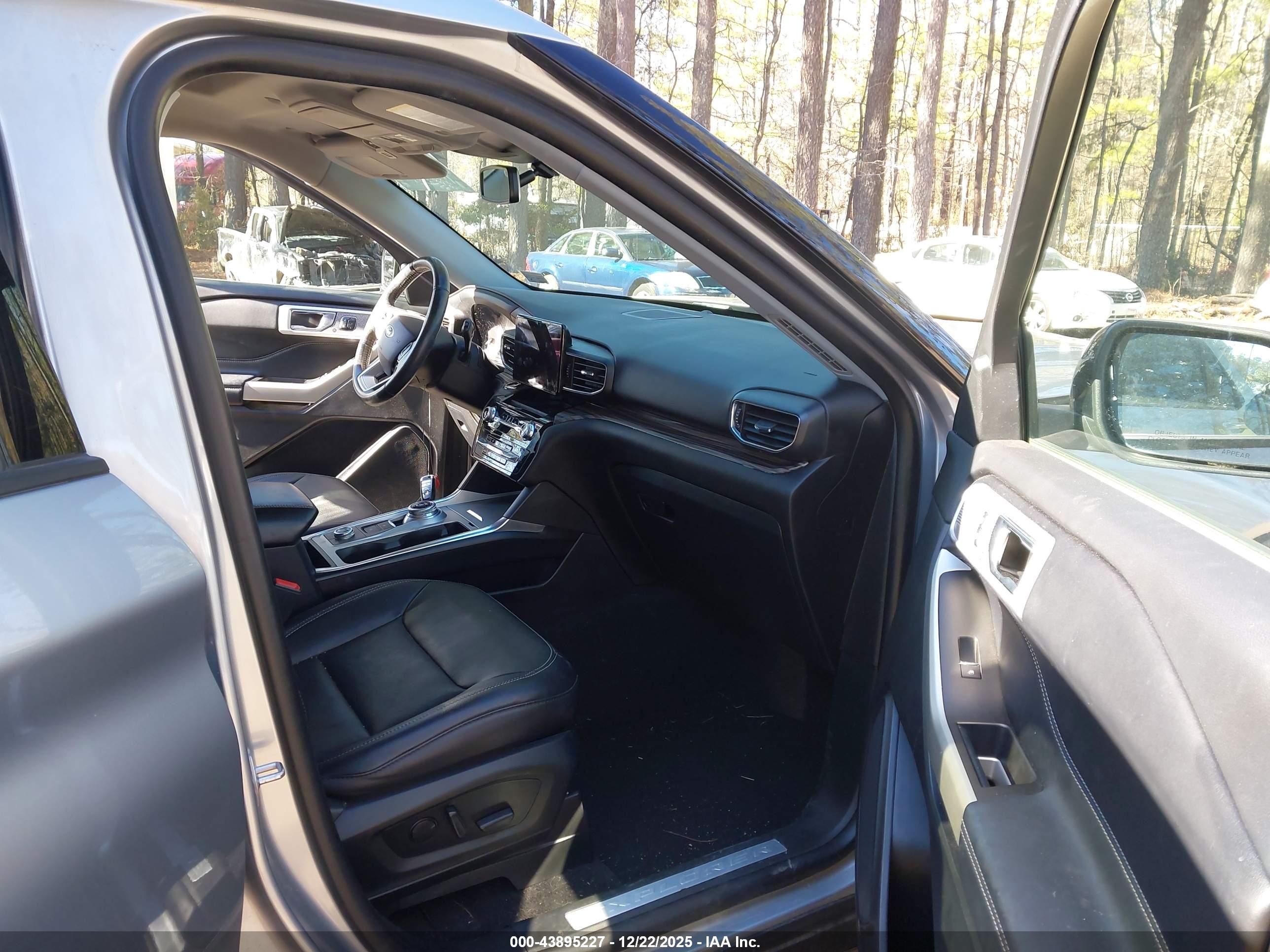 FORD EXPLORER image 5