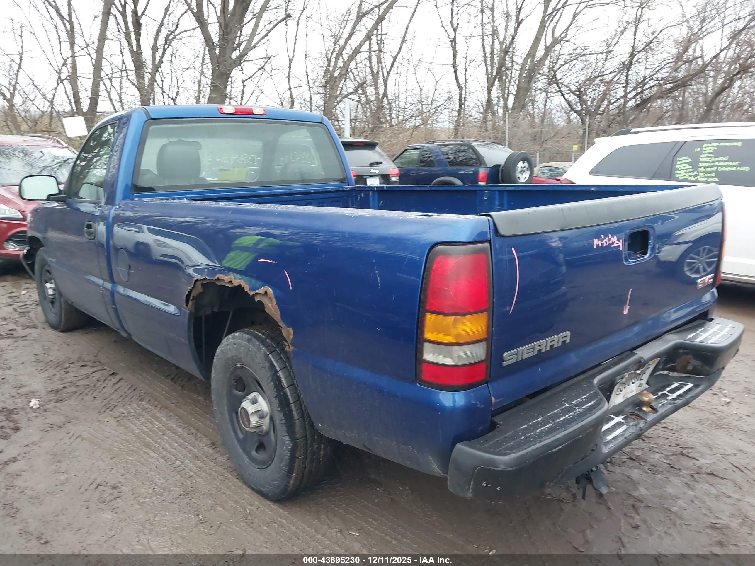 GMC SIERRA image 3