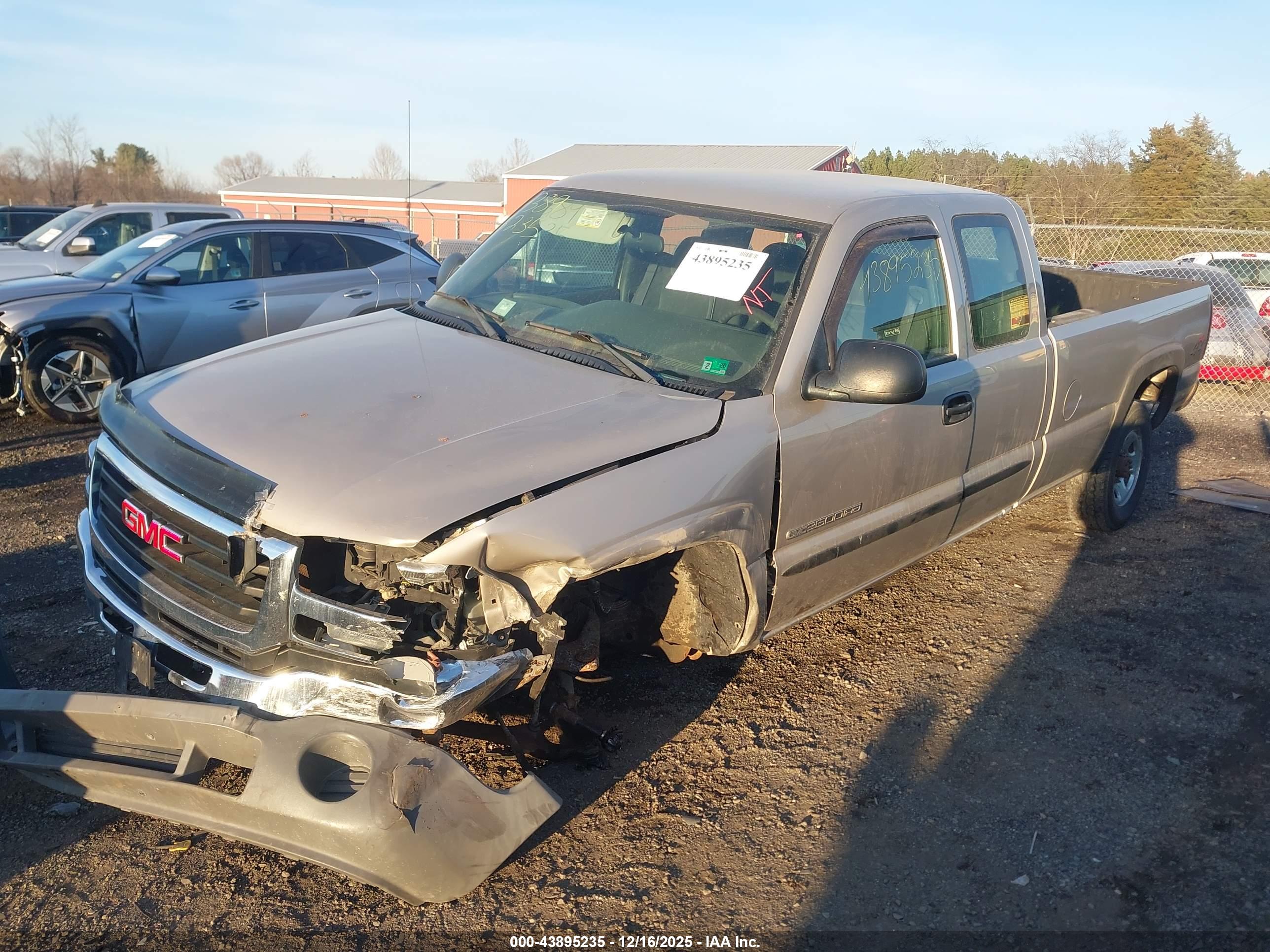 GMC SIERRA image 2