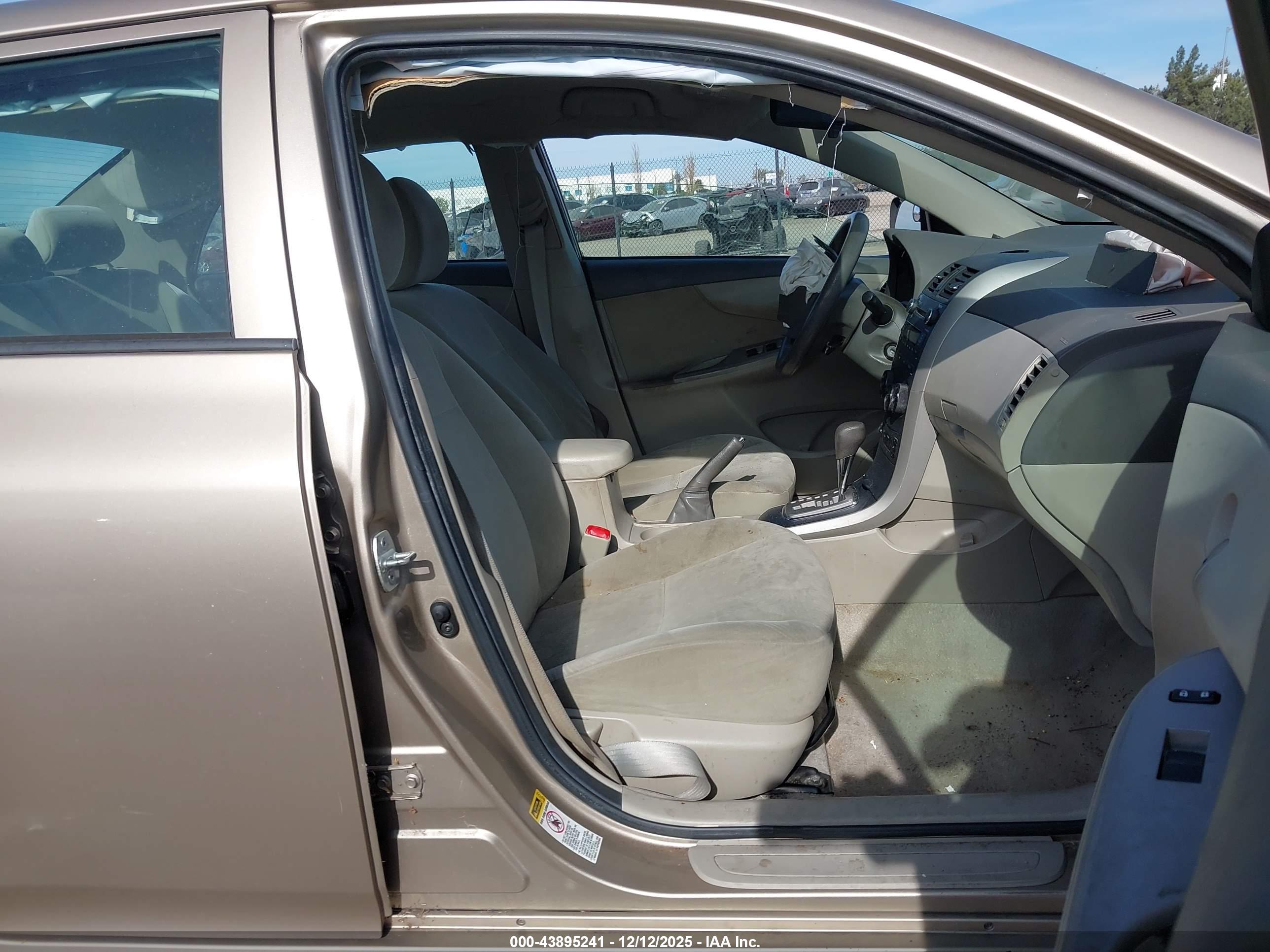 TOYOTA COROLLA image 5