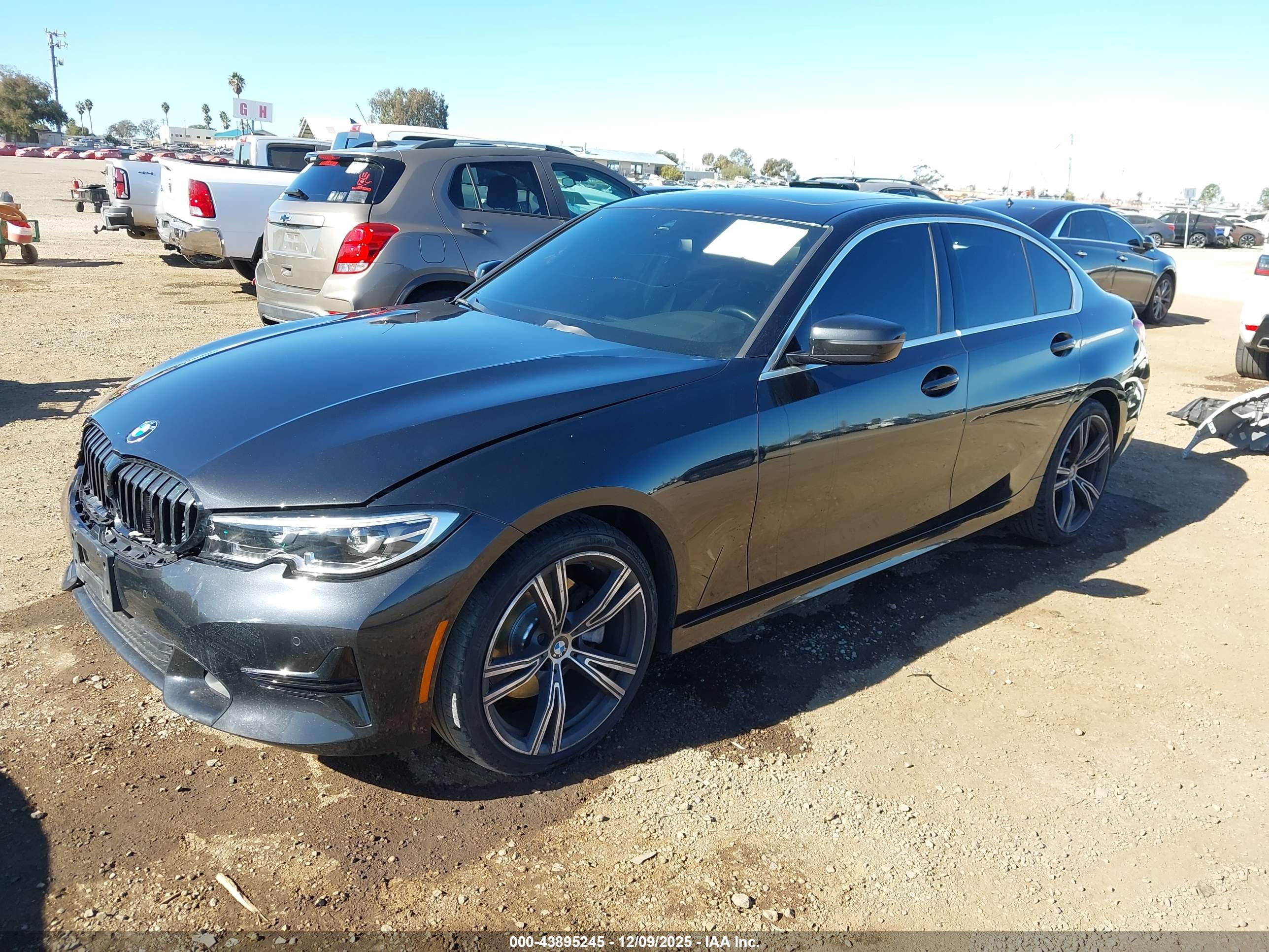 BMW 330I image 2