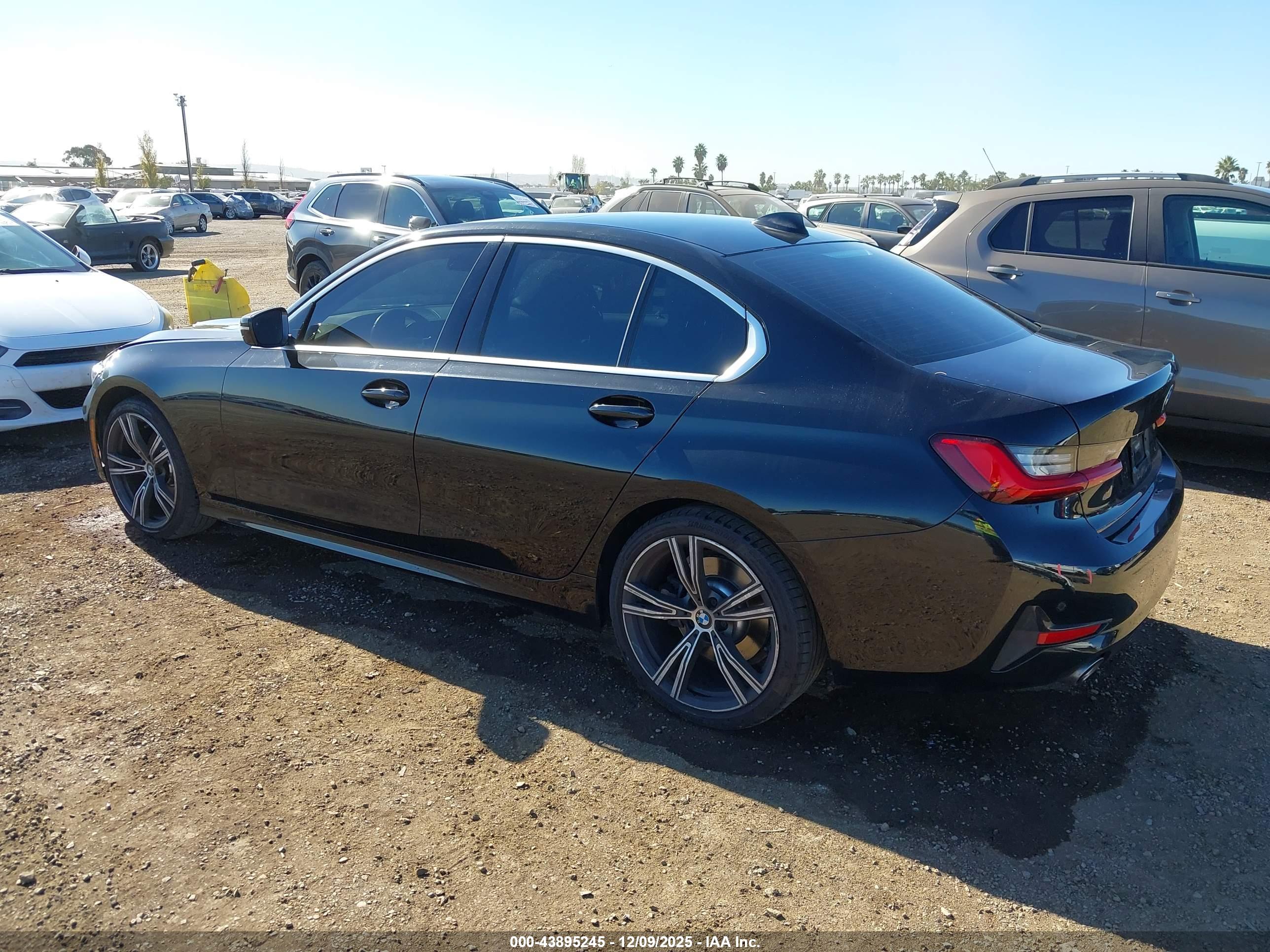 BMW 330I image 3