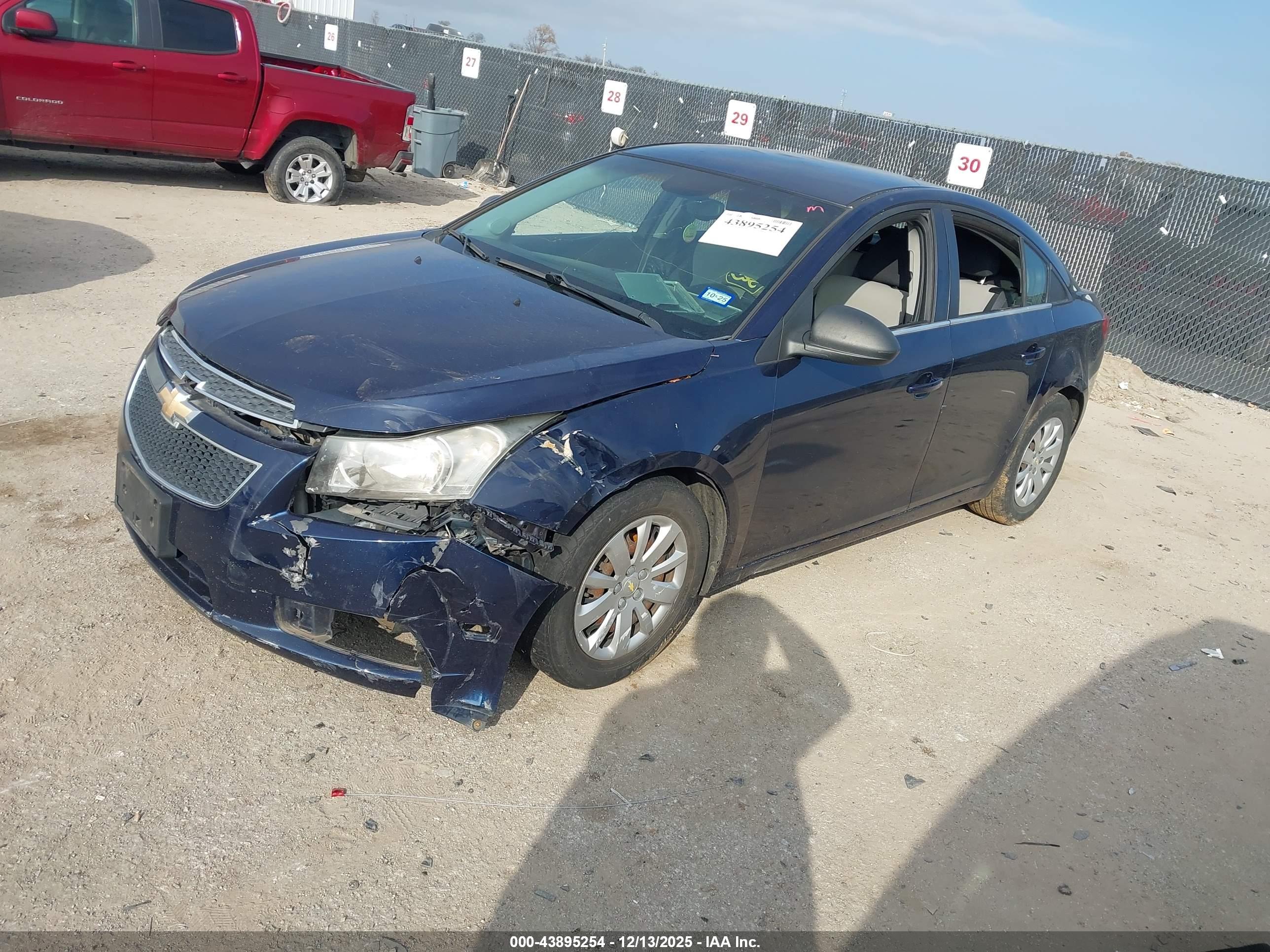 CHEVROLET CRUZE image 2