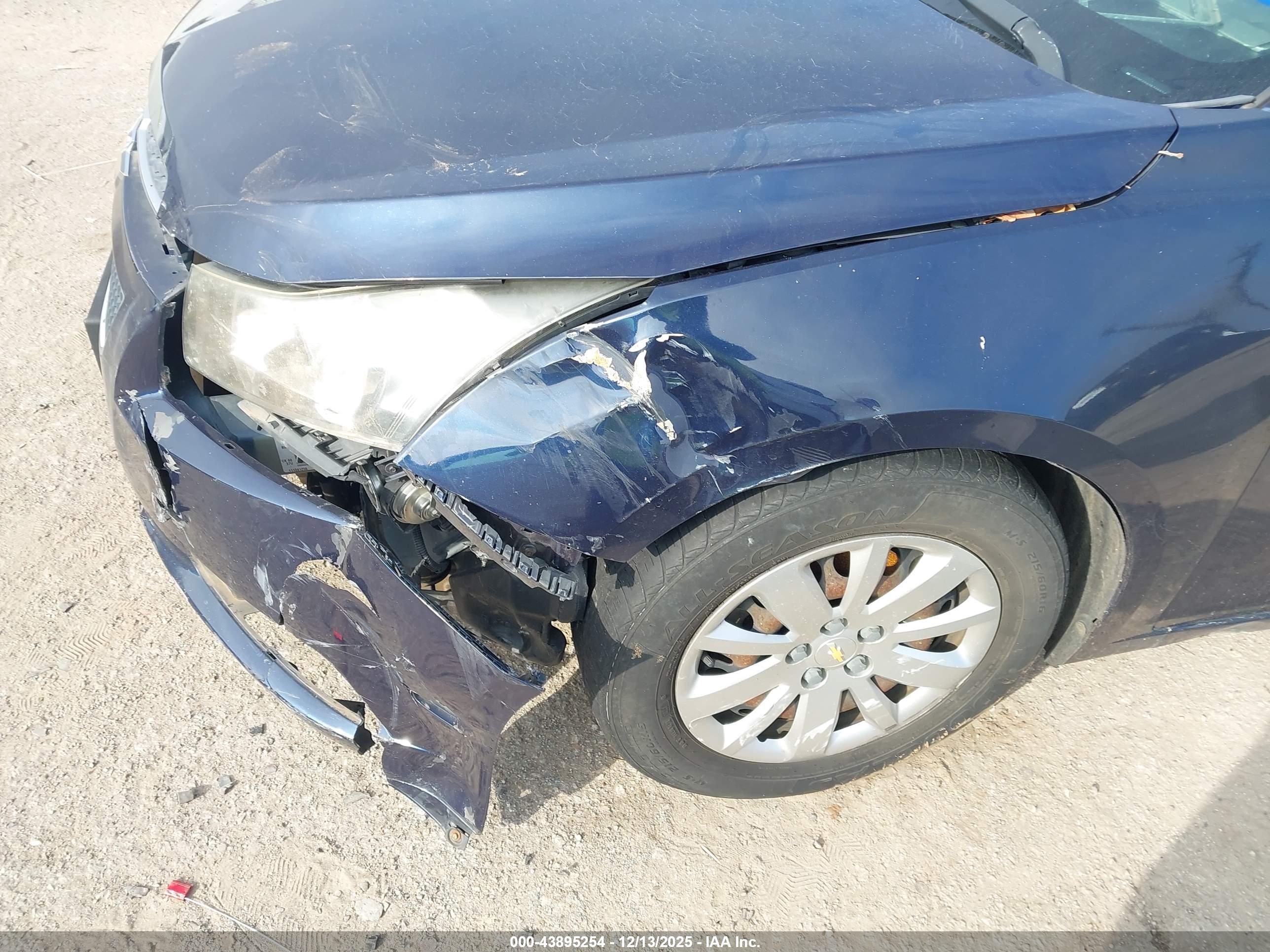 CHEVROLET CRUZE image 6