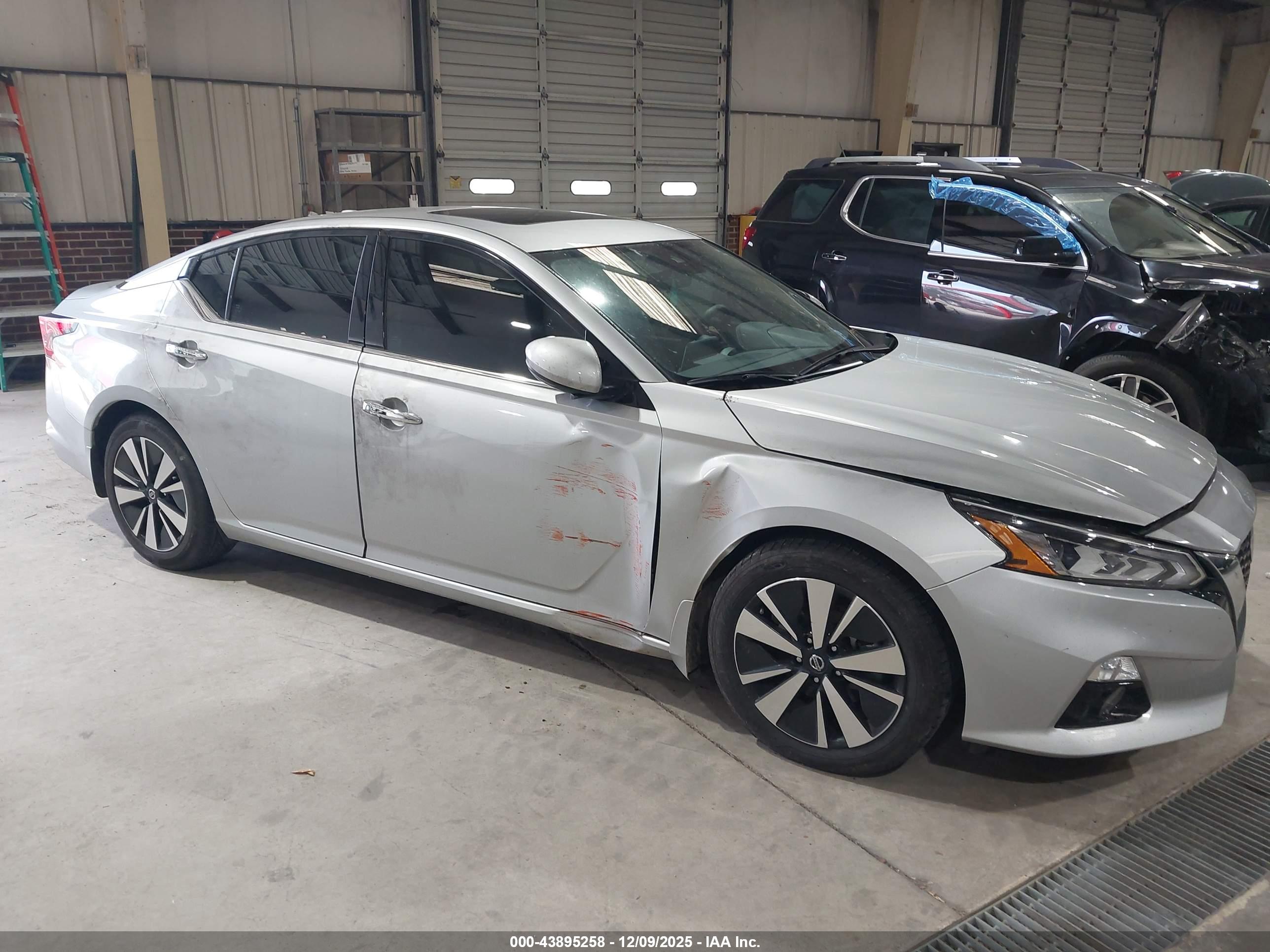 NISSAN ALTIMA image 6