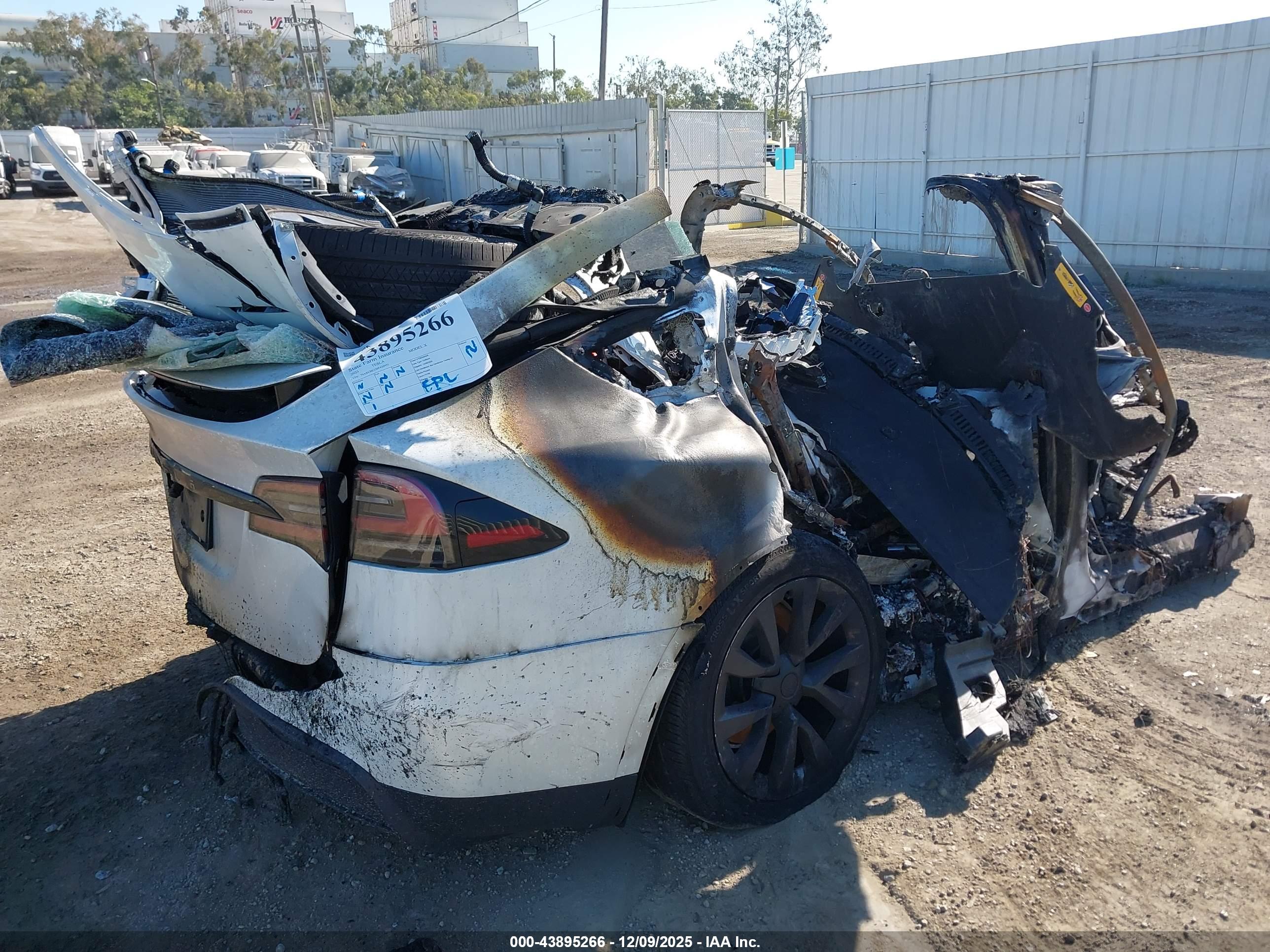 TESLA MODEL image 4