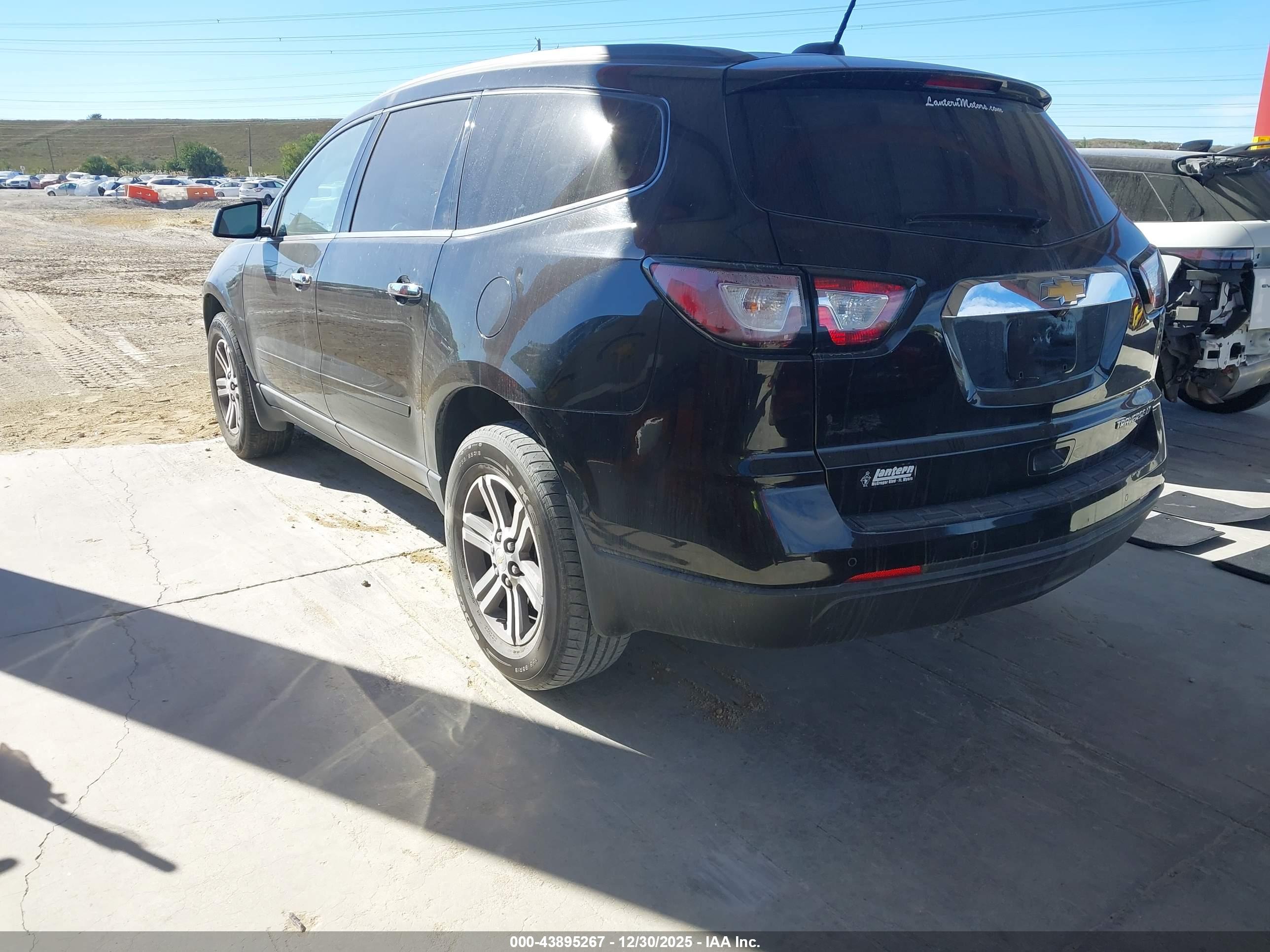 CHEVROLET TRAVERSE image 3