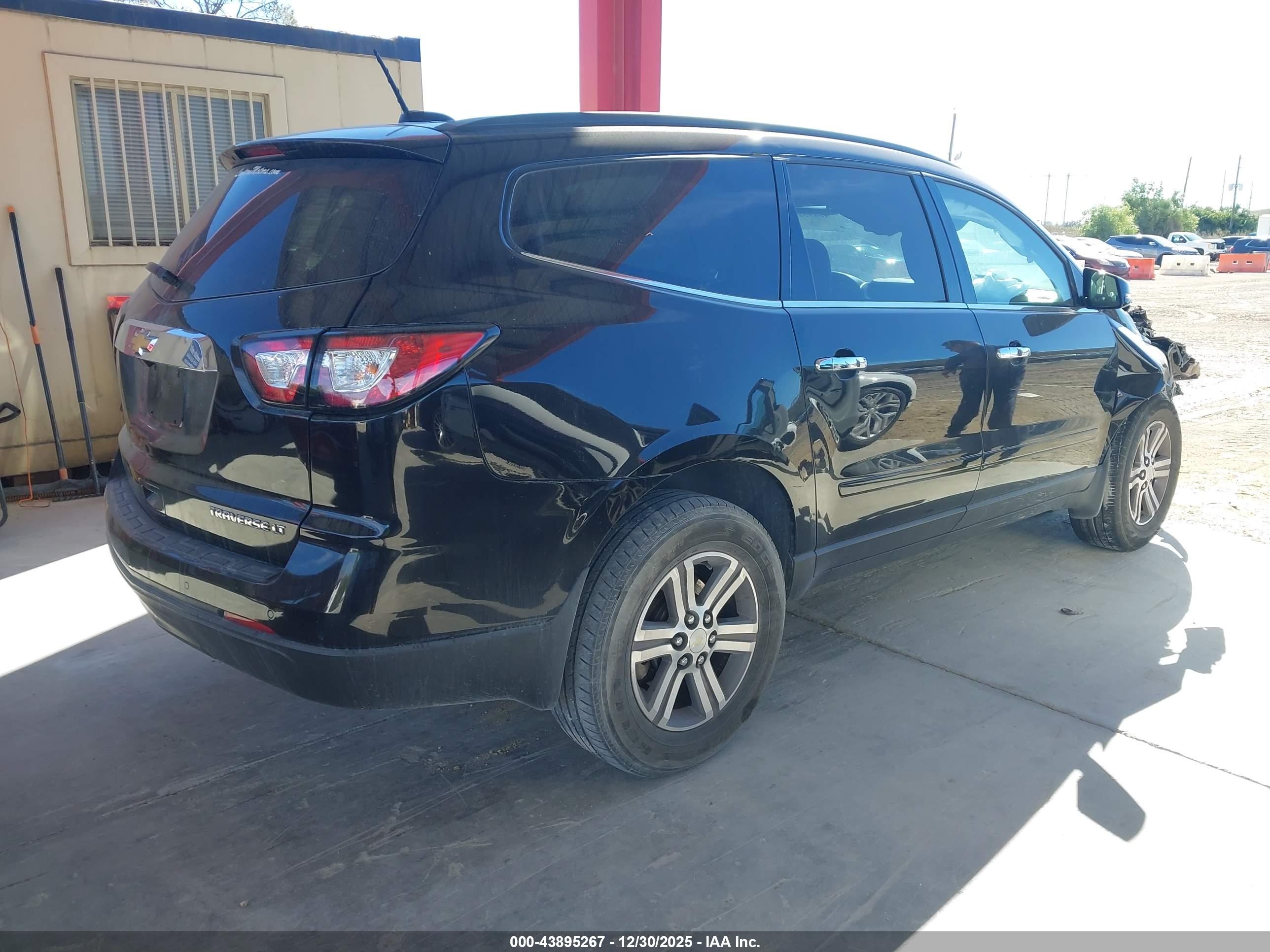 CHEVROLET TRAVERSE image 4