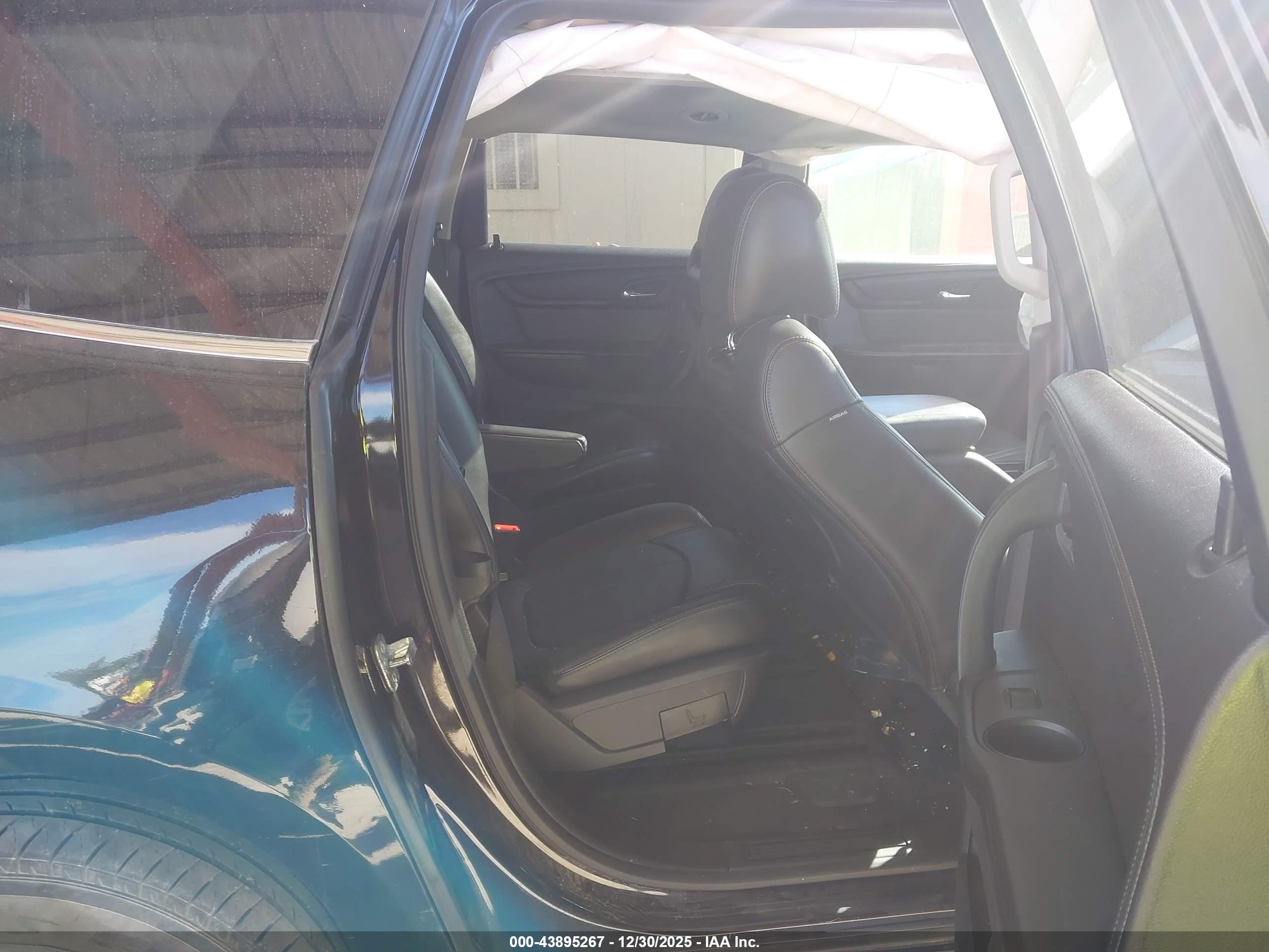 CHEVROLET TRAVERSE image 8