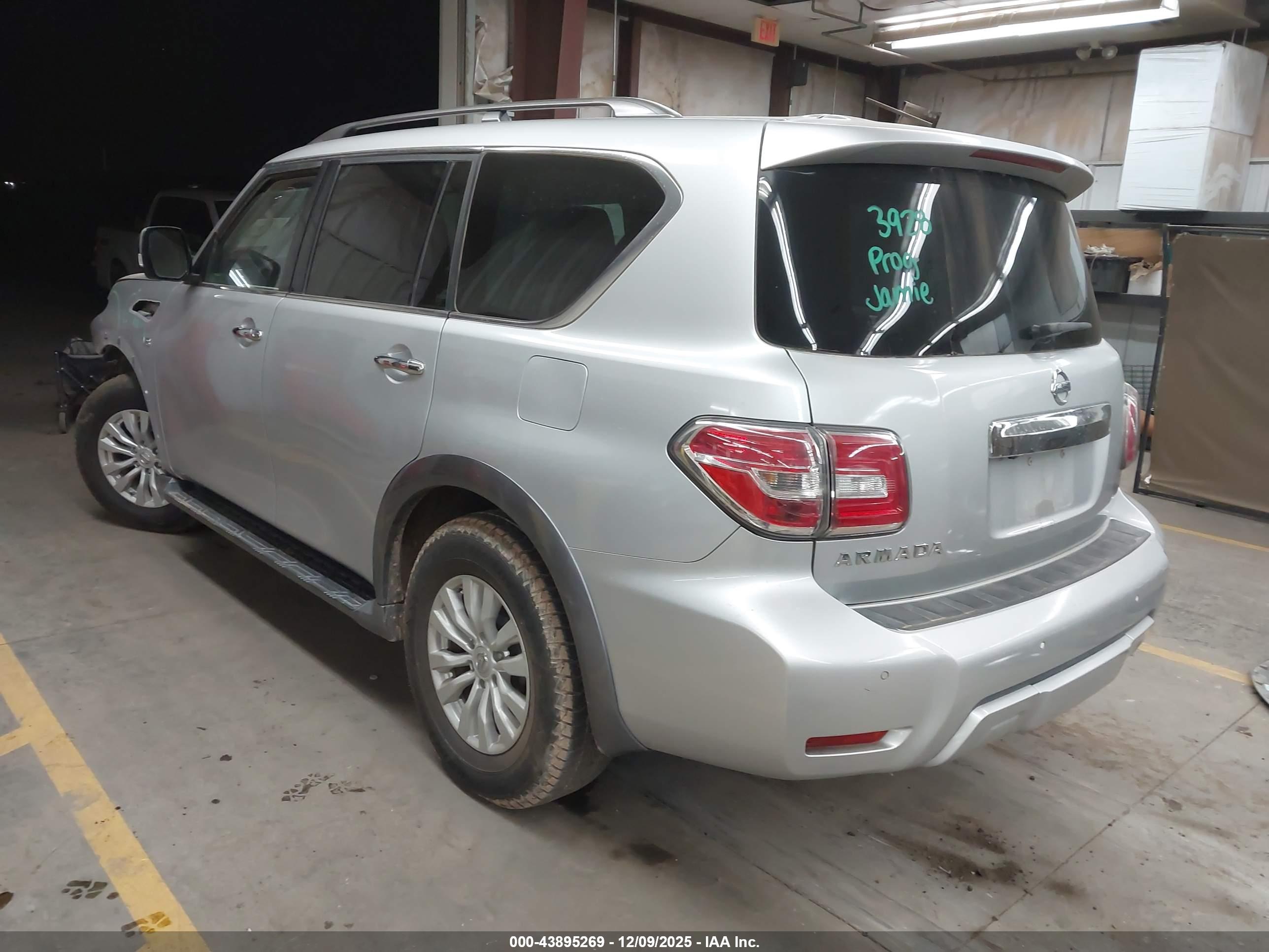 NISSAN ARMADA image 3