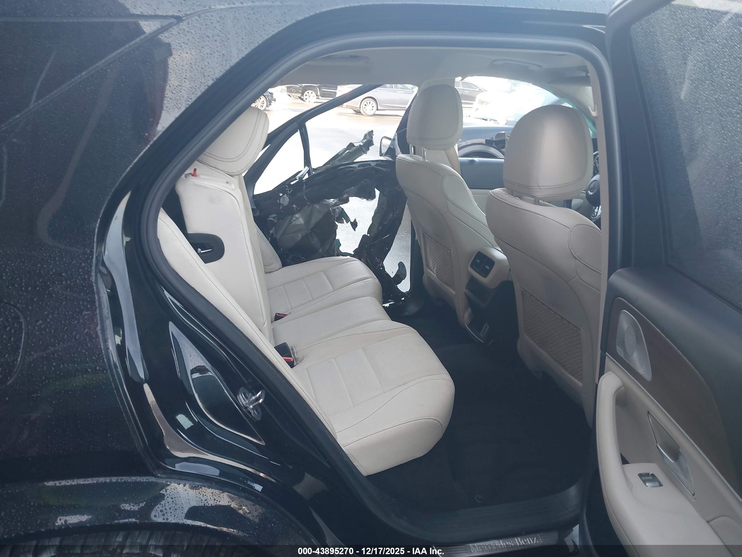 MERCEDES-BENZ GLE image 8