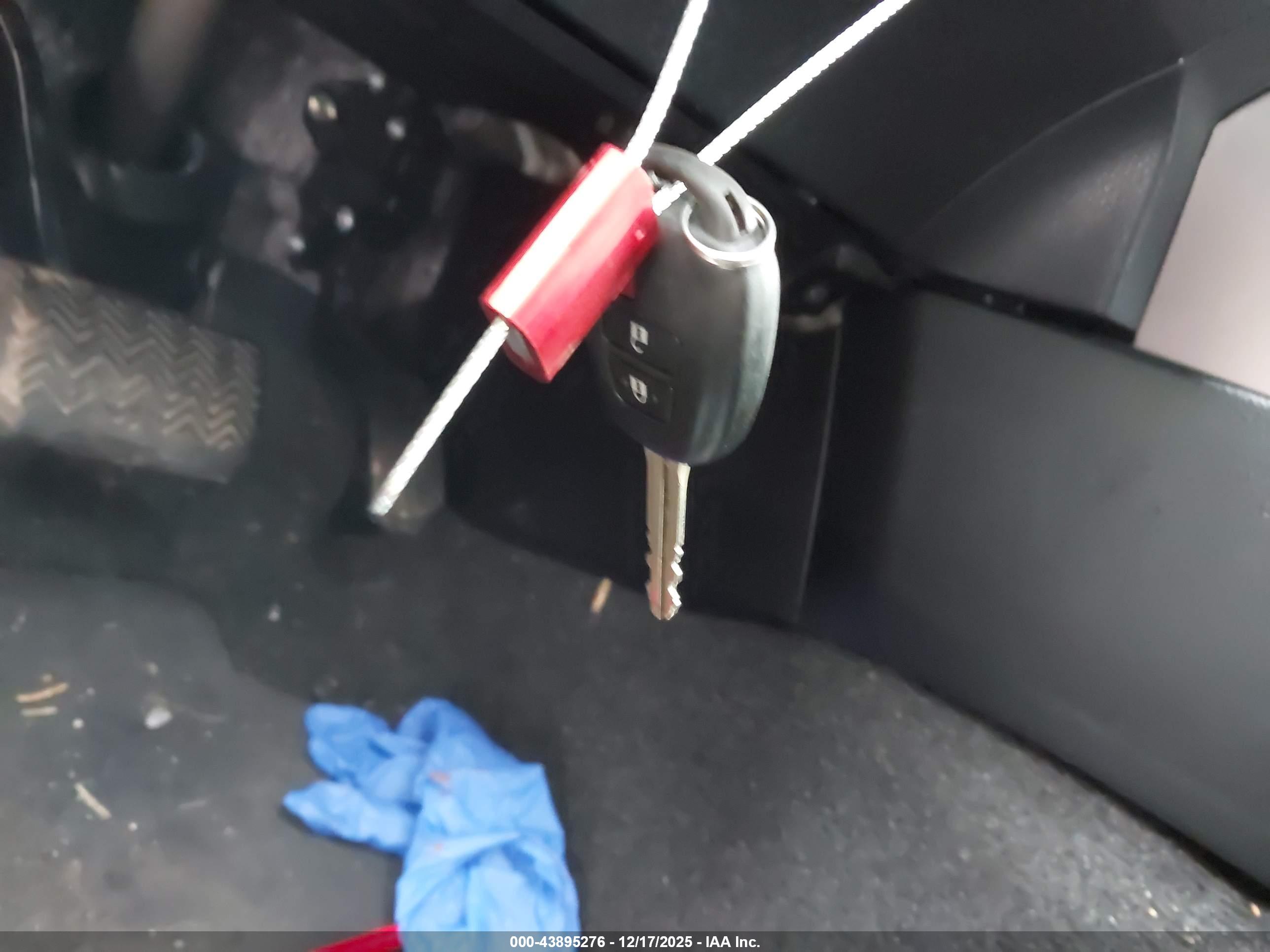 TOYOTA RAV4 image 11