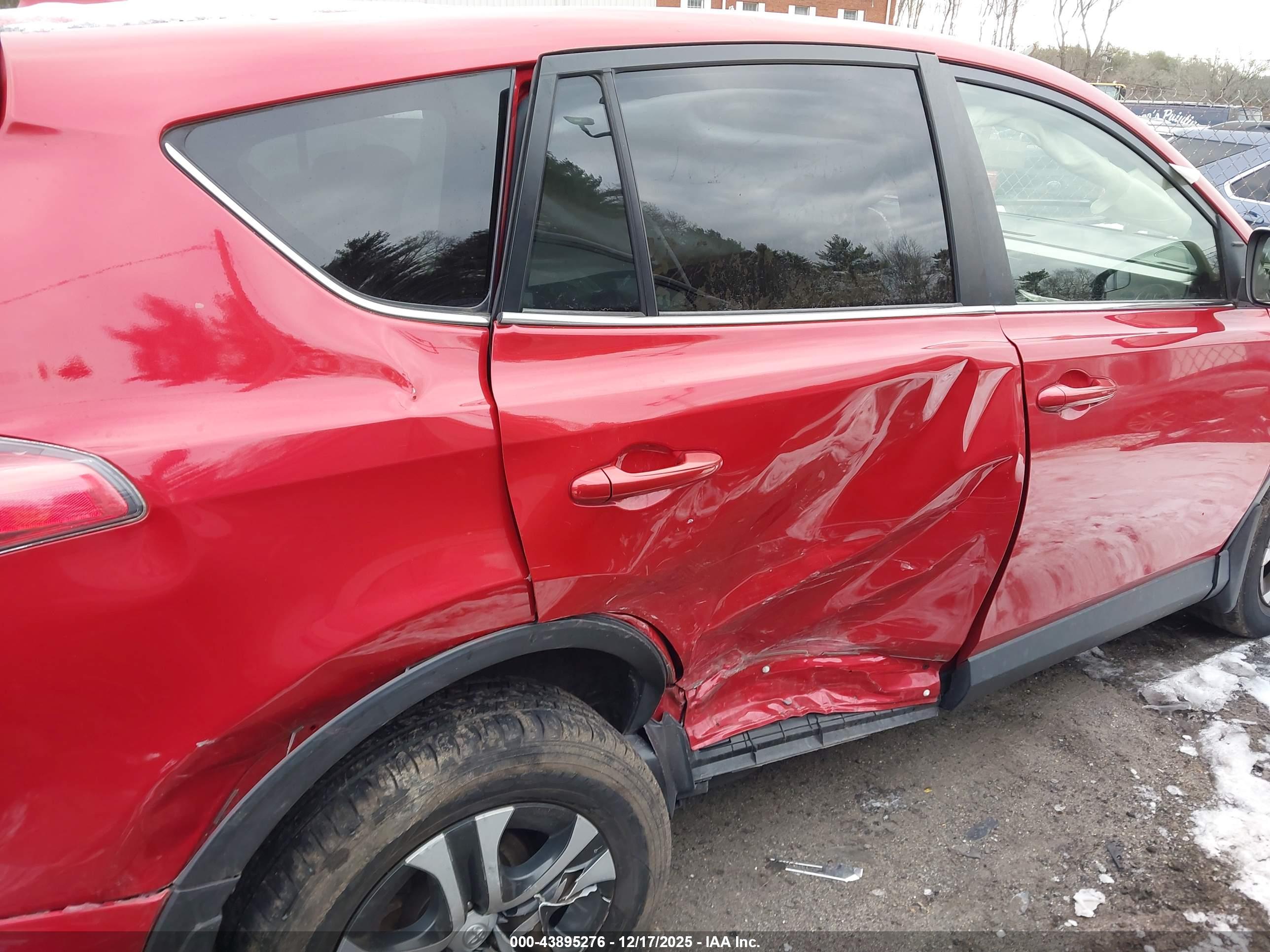TOYOTA RAV4 image 6