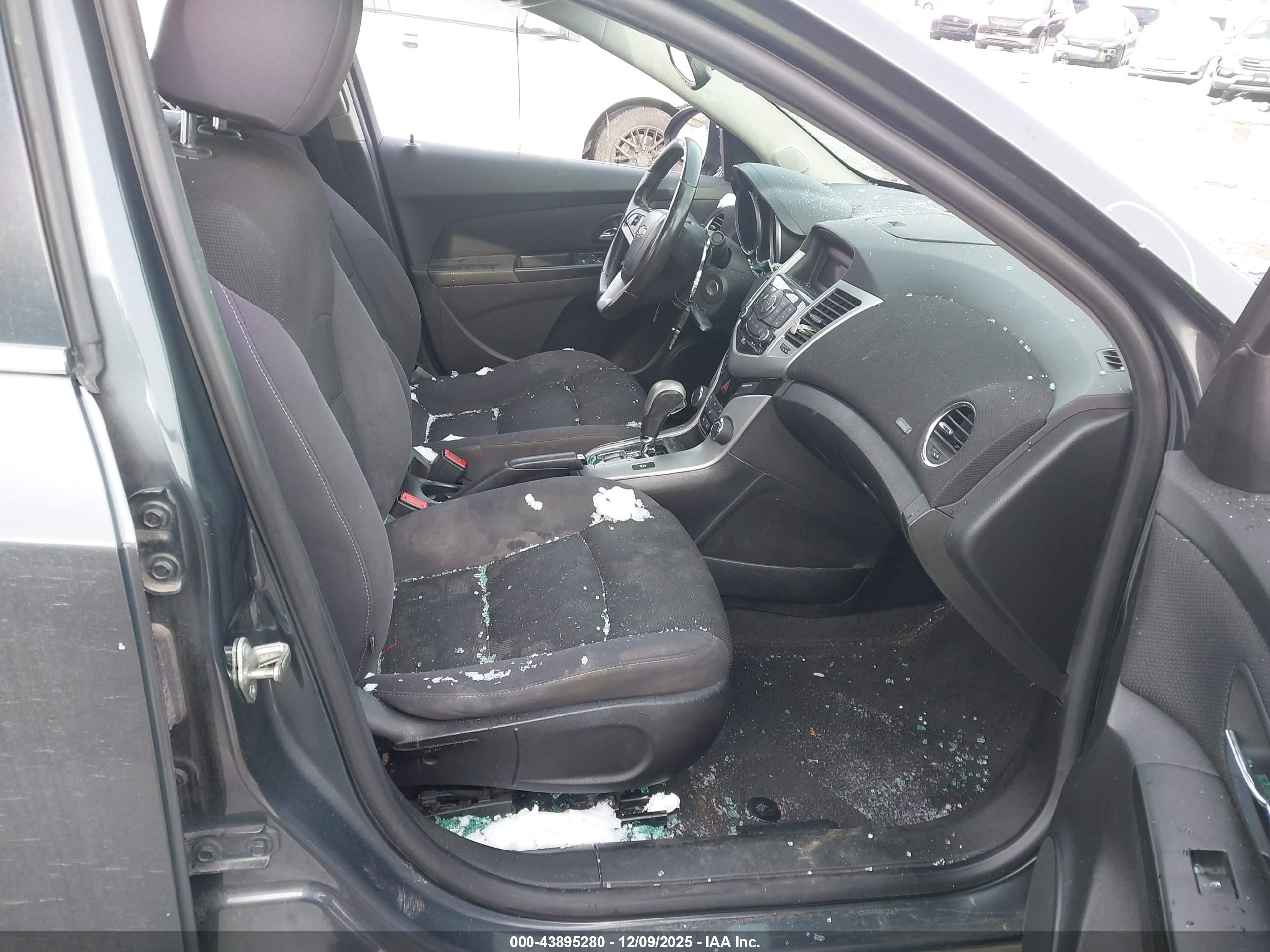CHEVROLET CRUZE image 5