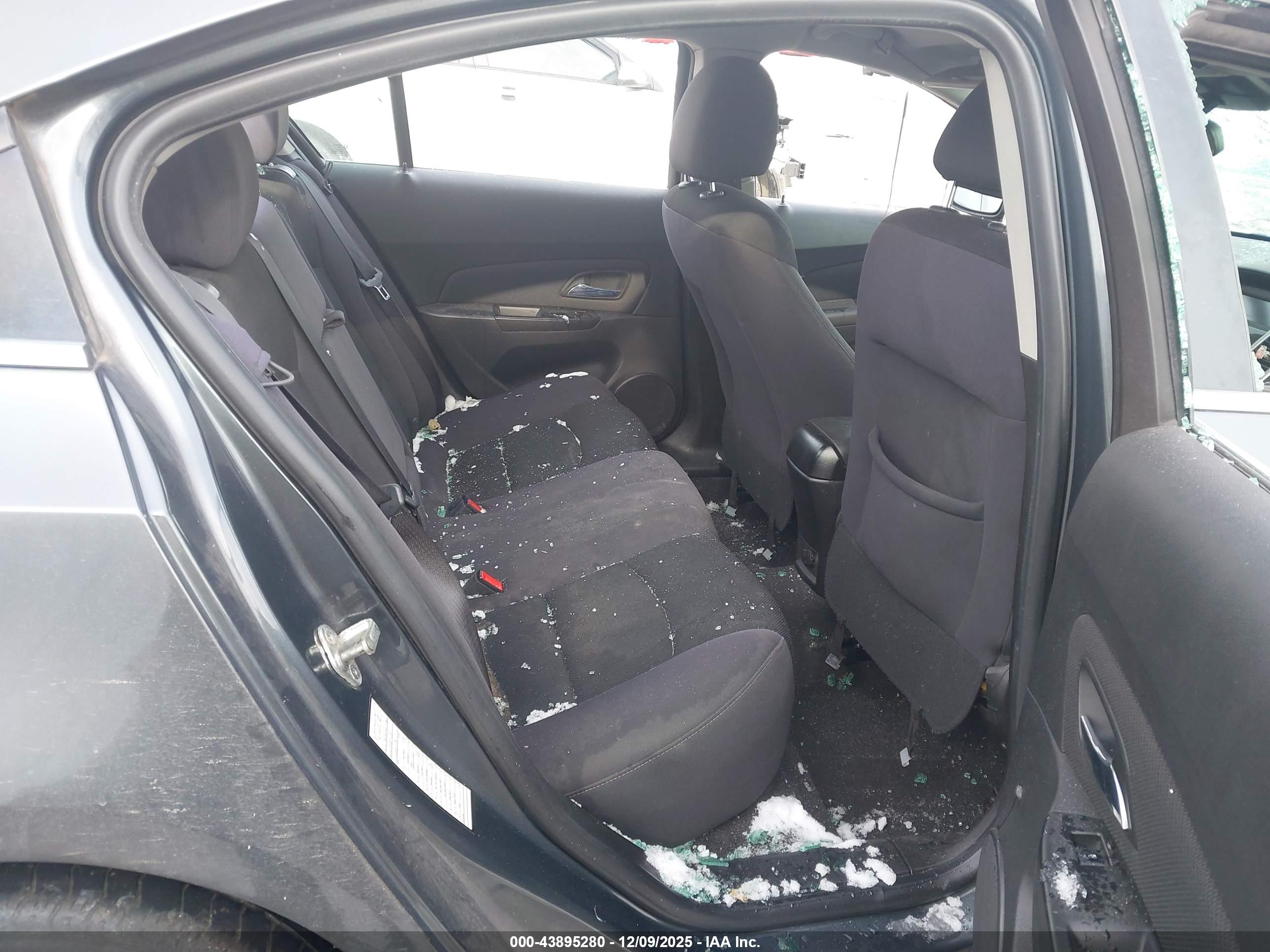 CHEVROLET CRUZE image 8
