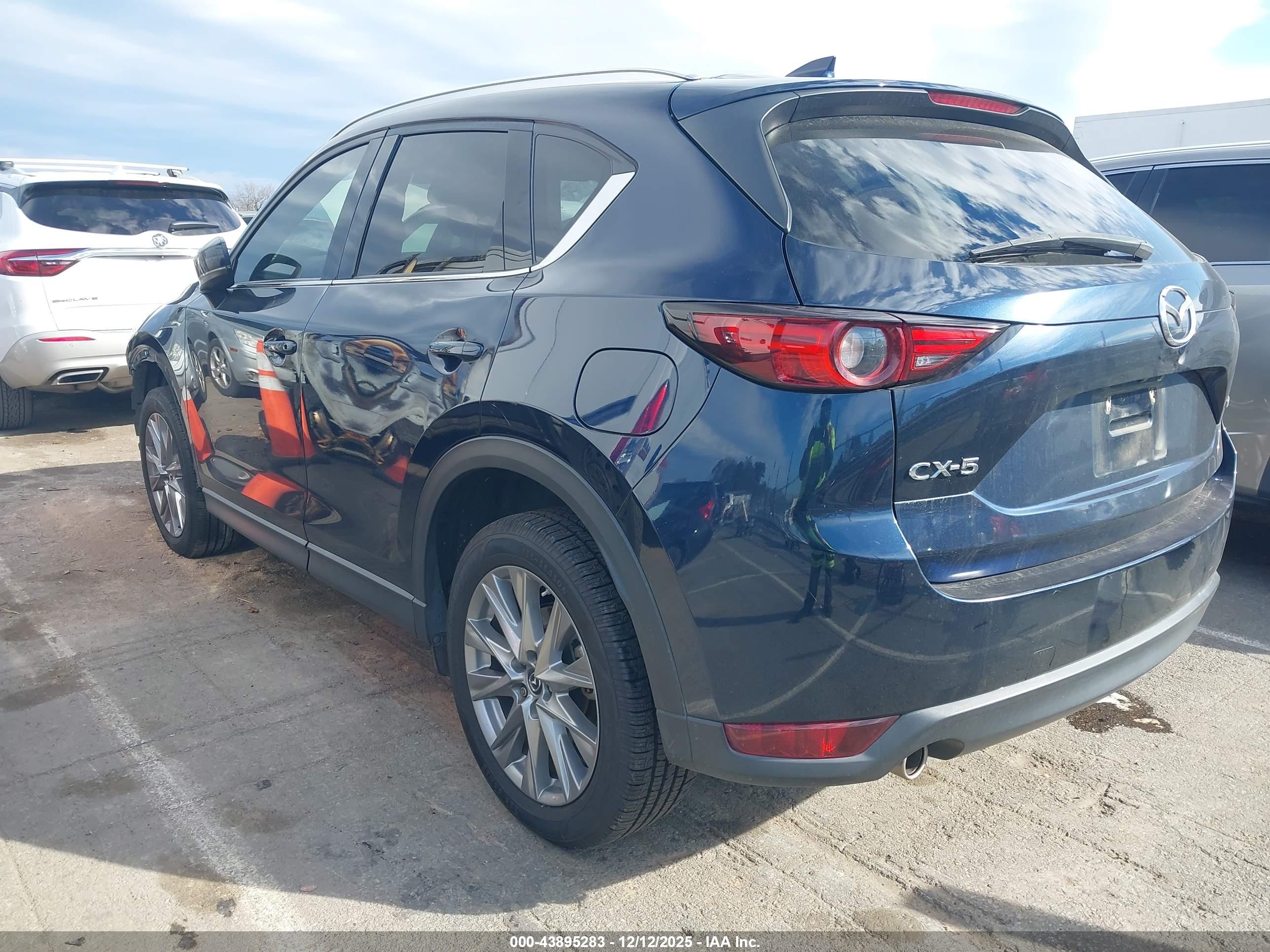 MAZDA CX-5 image 3