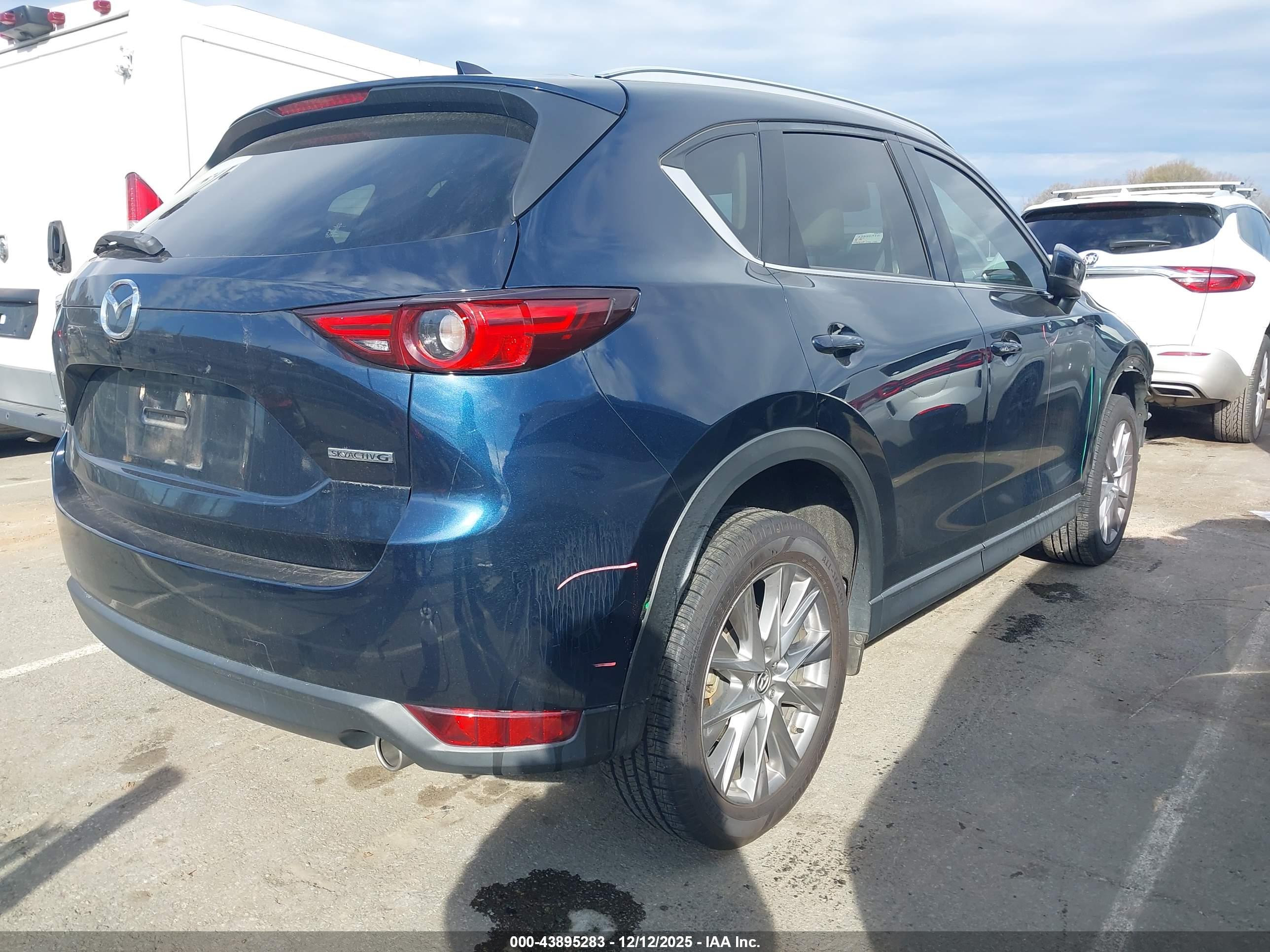 MAZDA CX-5 image 4