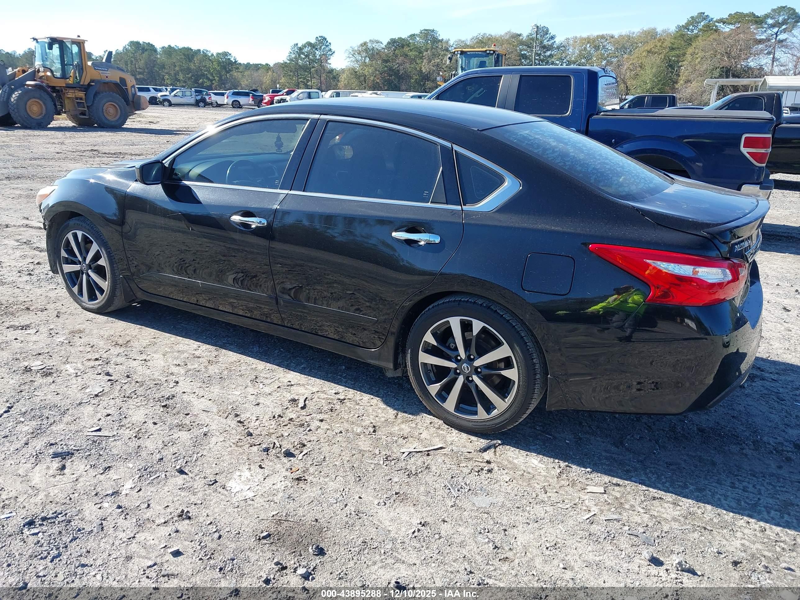 NISSAN ALTIMA image 3