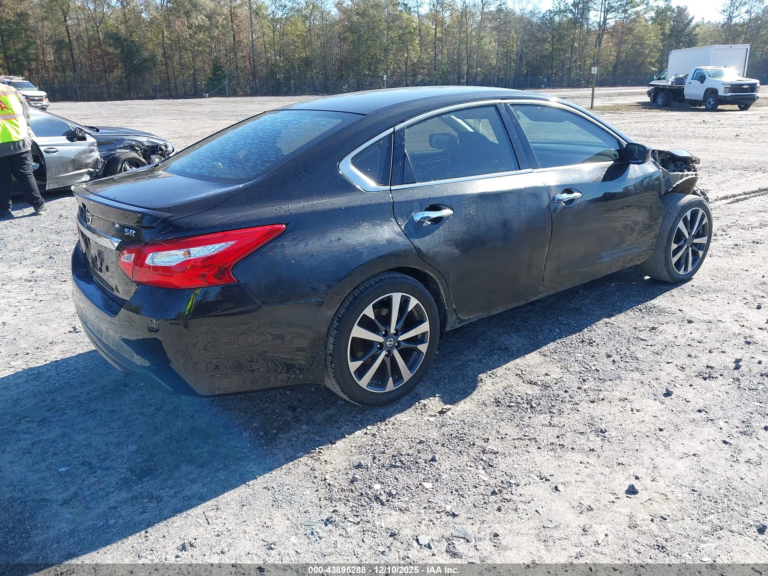 NISSAN ALTIMA image 4