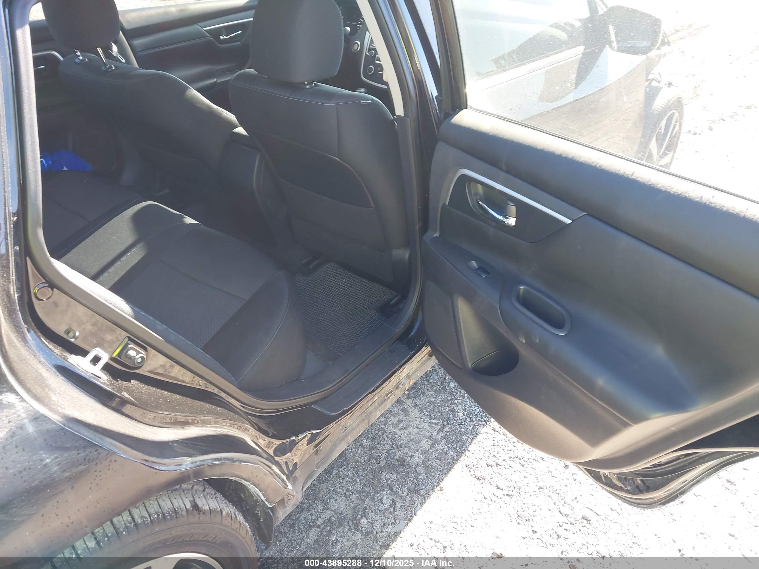 NISSAN ALTIMA image 8