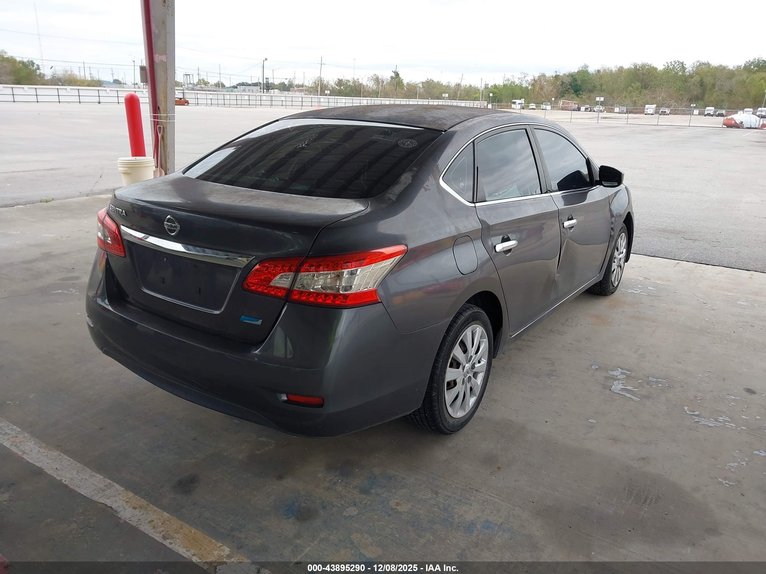 NISSAN SENTRA image 4