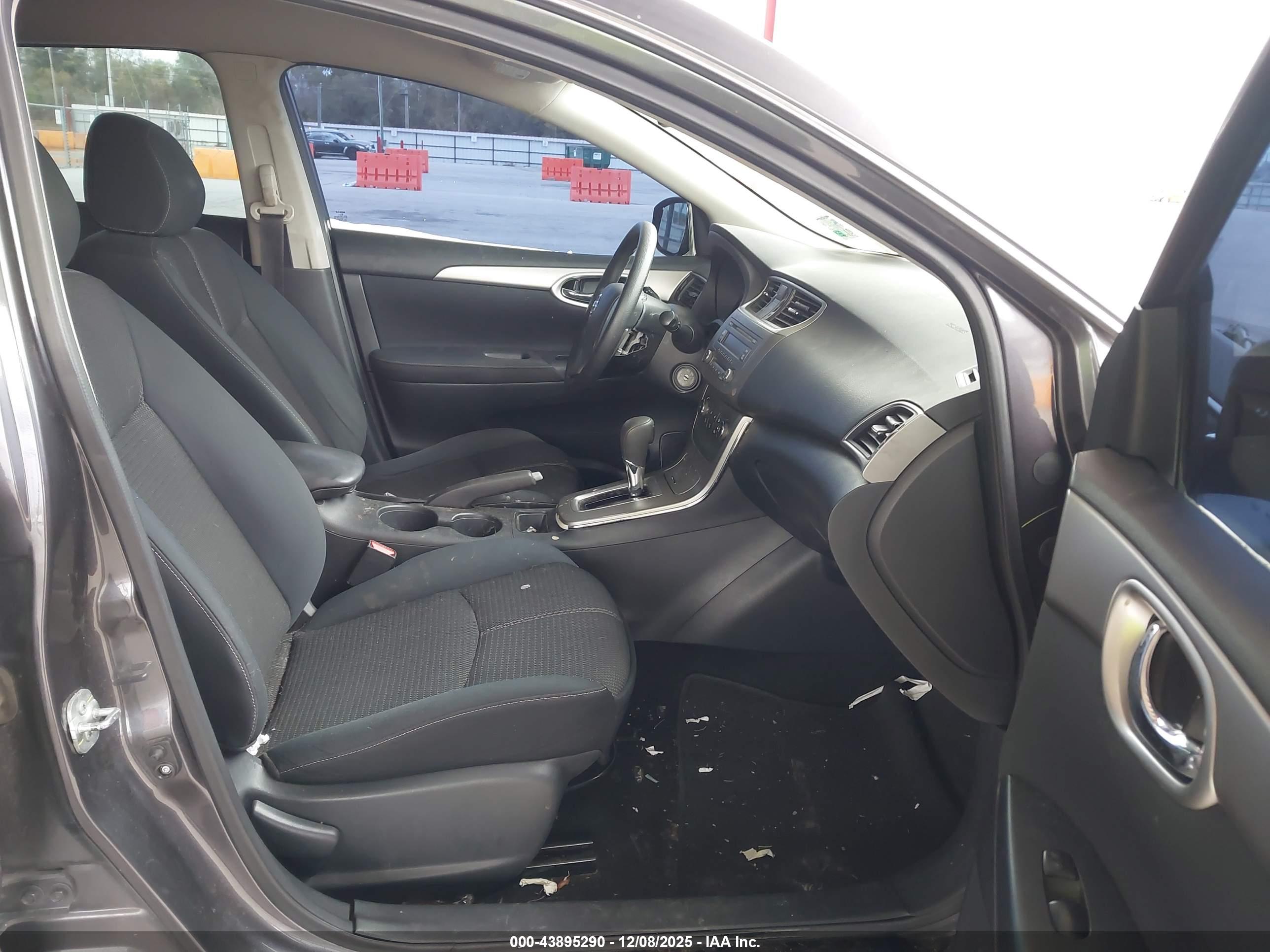NISSAN SENTRA image 5
