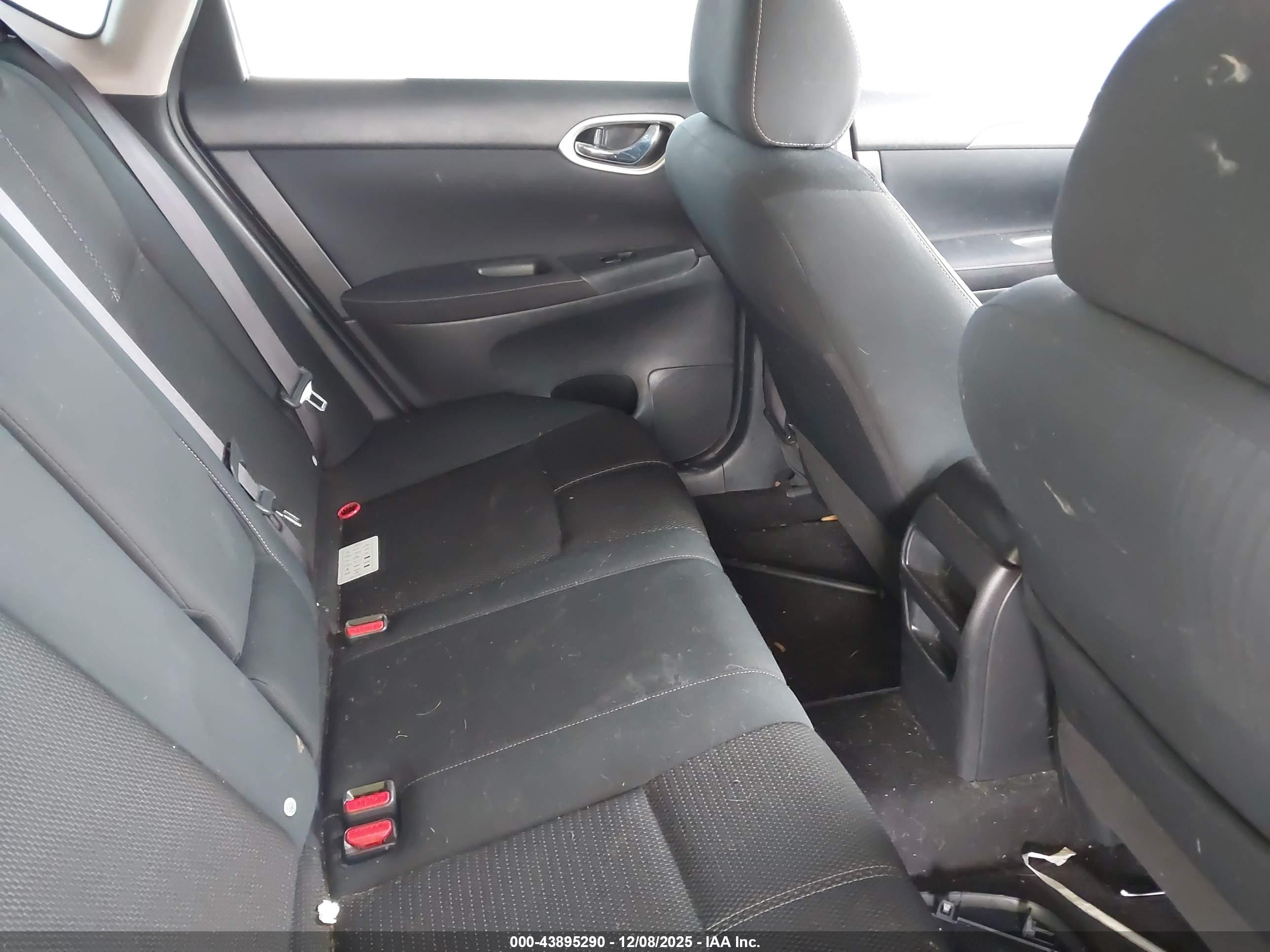 NISSAN SENTRA image 8