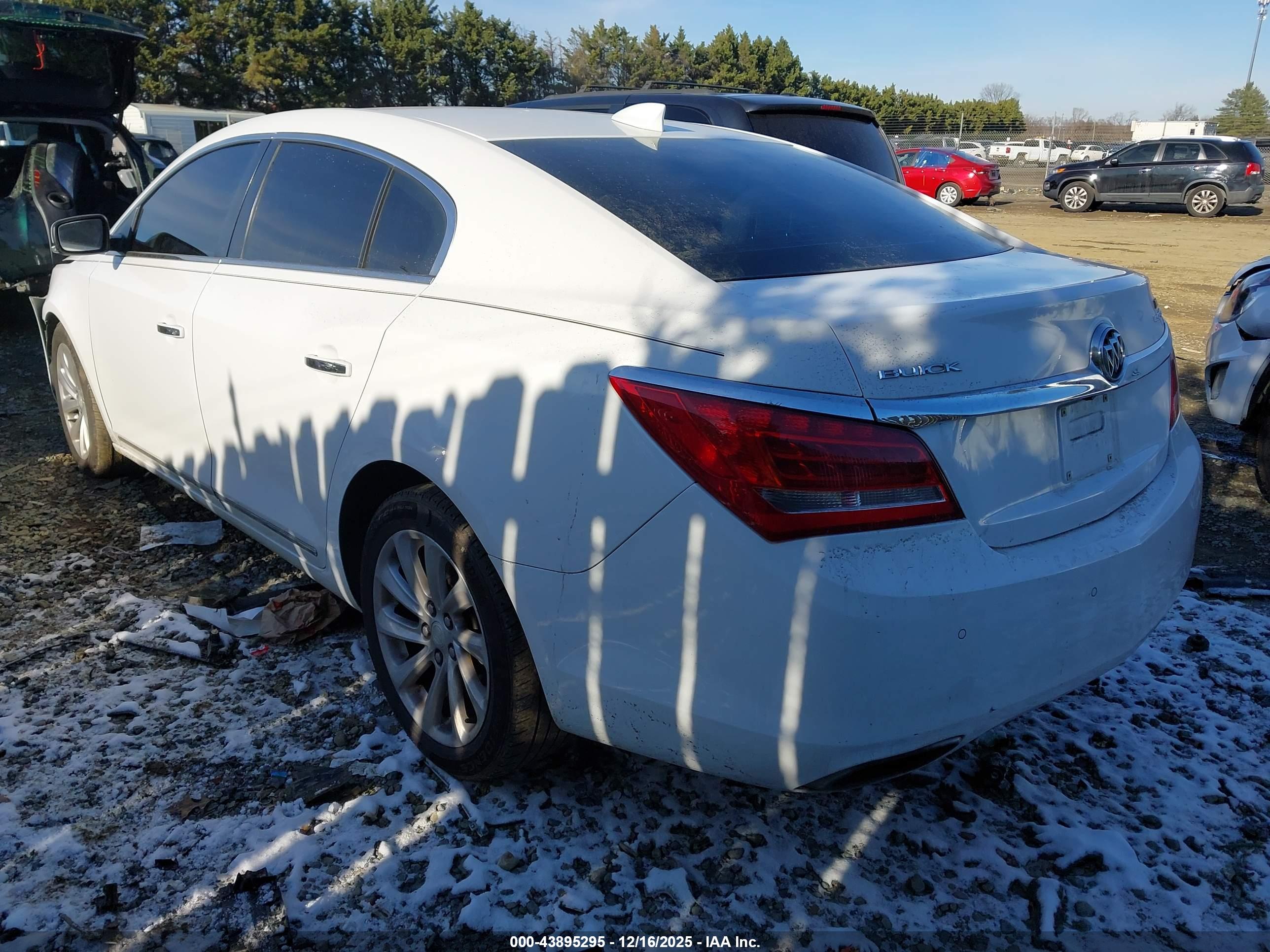BUICK LACROSSE image 3
