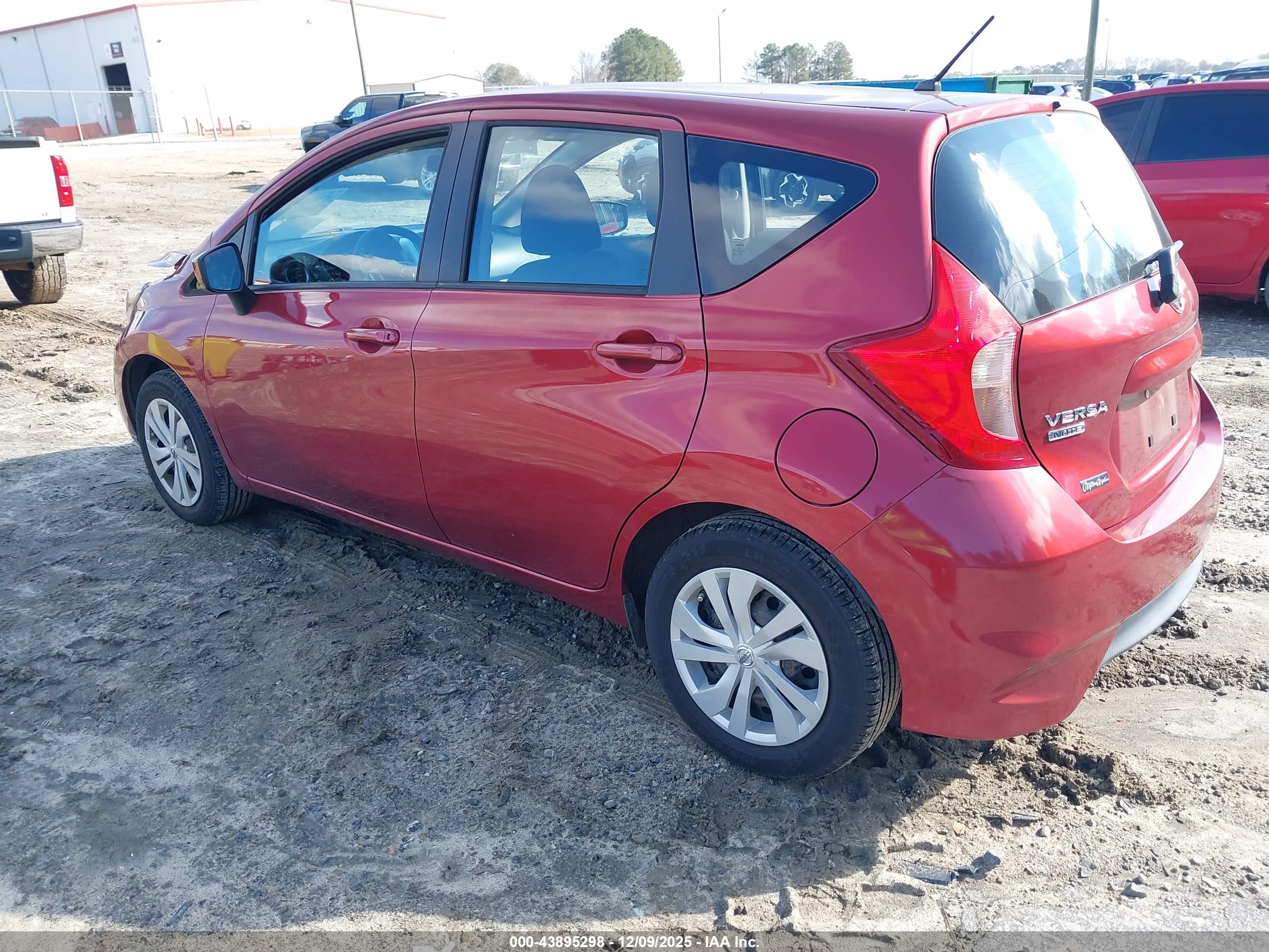 NISSAN VERSA image 3