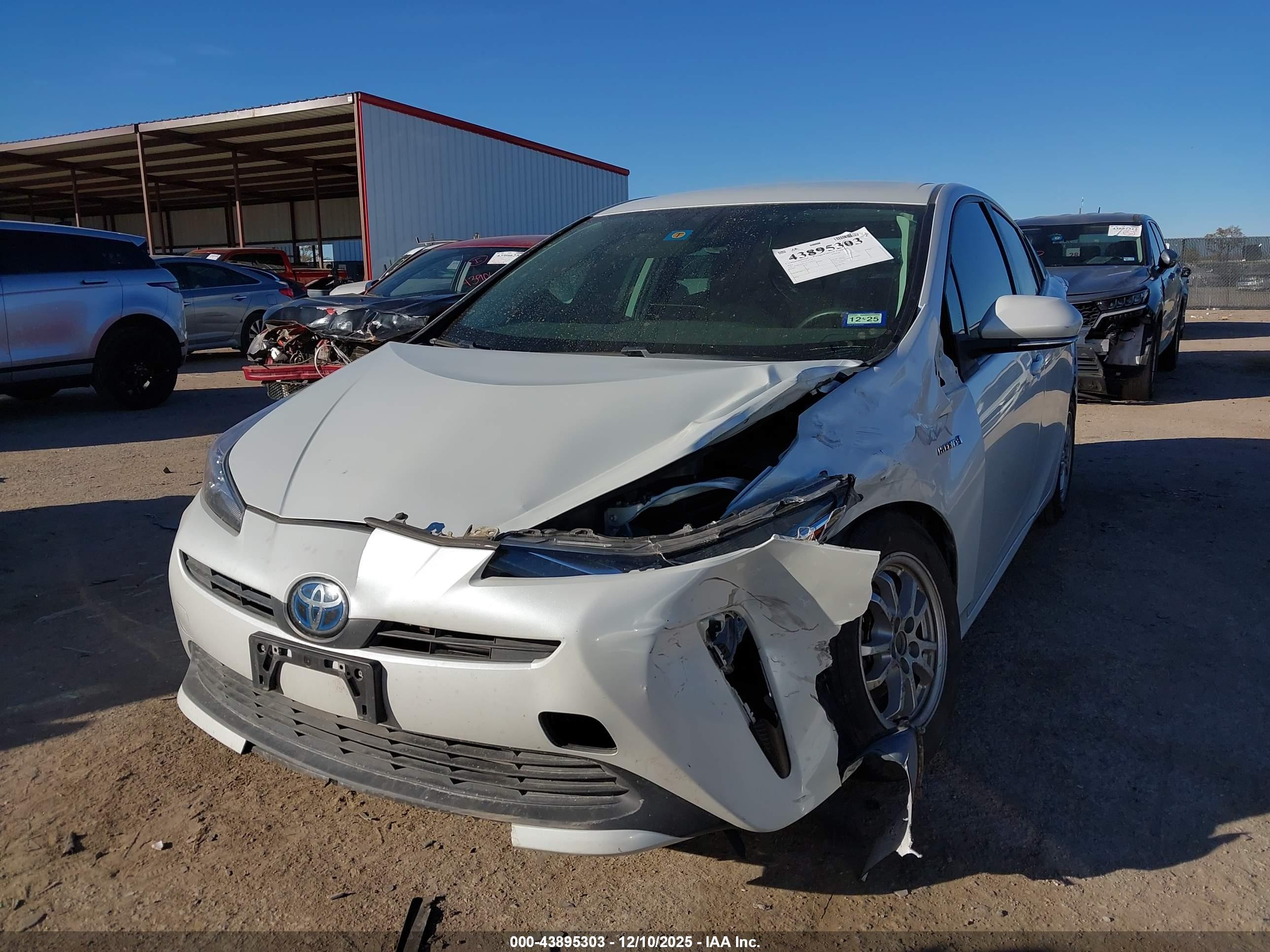 TOYOTA PRIUS image 2