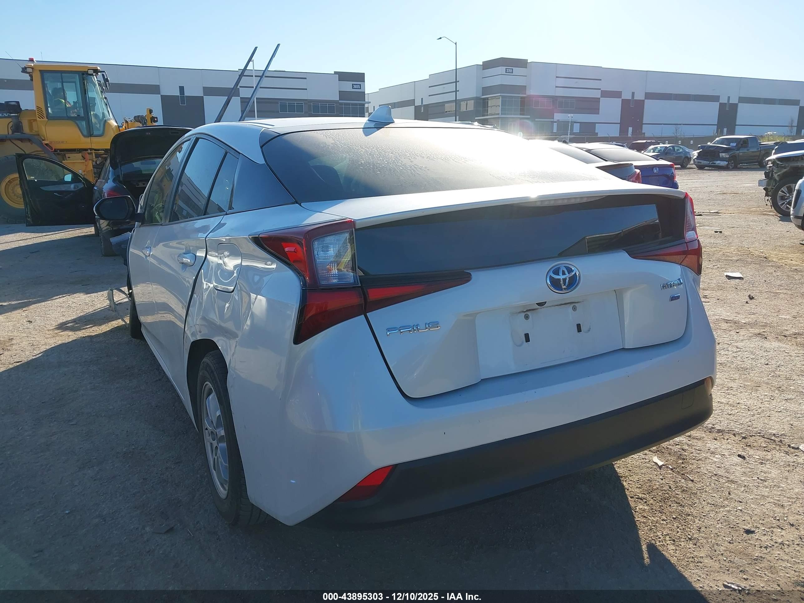 TOYOTA PRIUS image 3