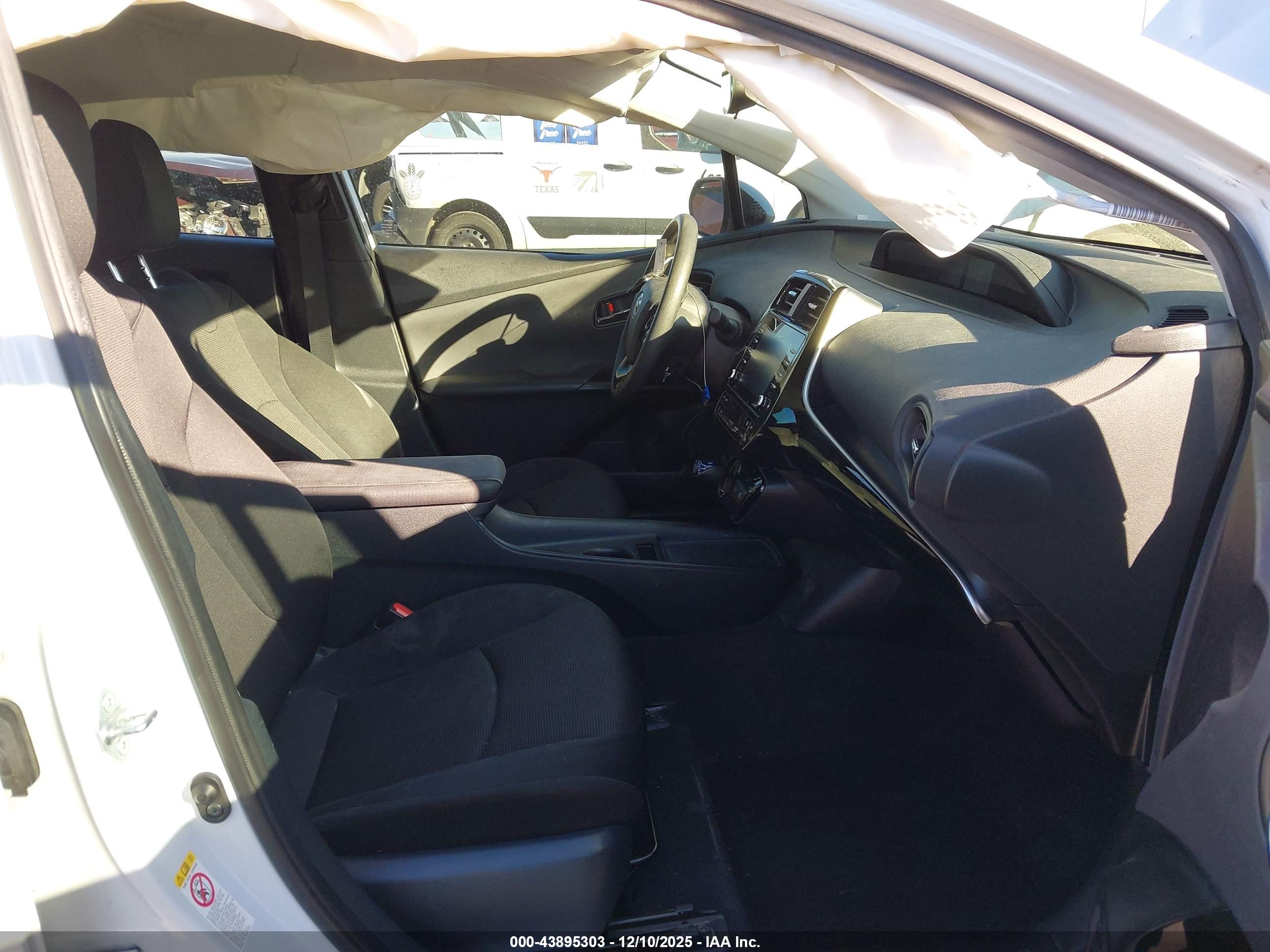TOYOTA PRIUS image 5