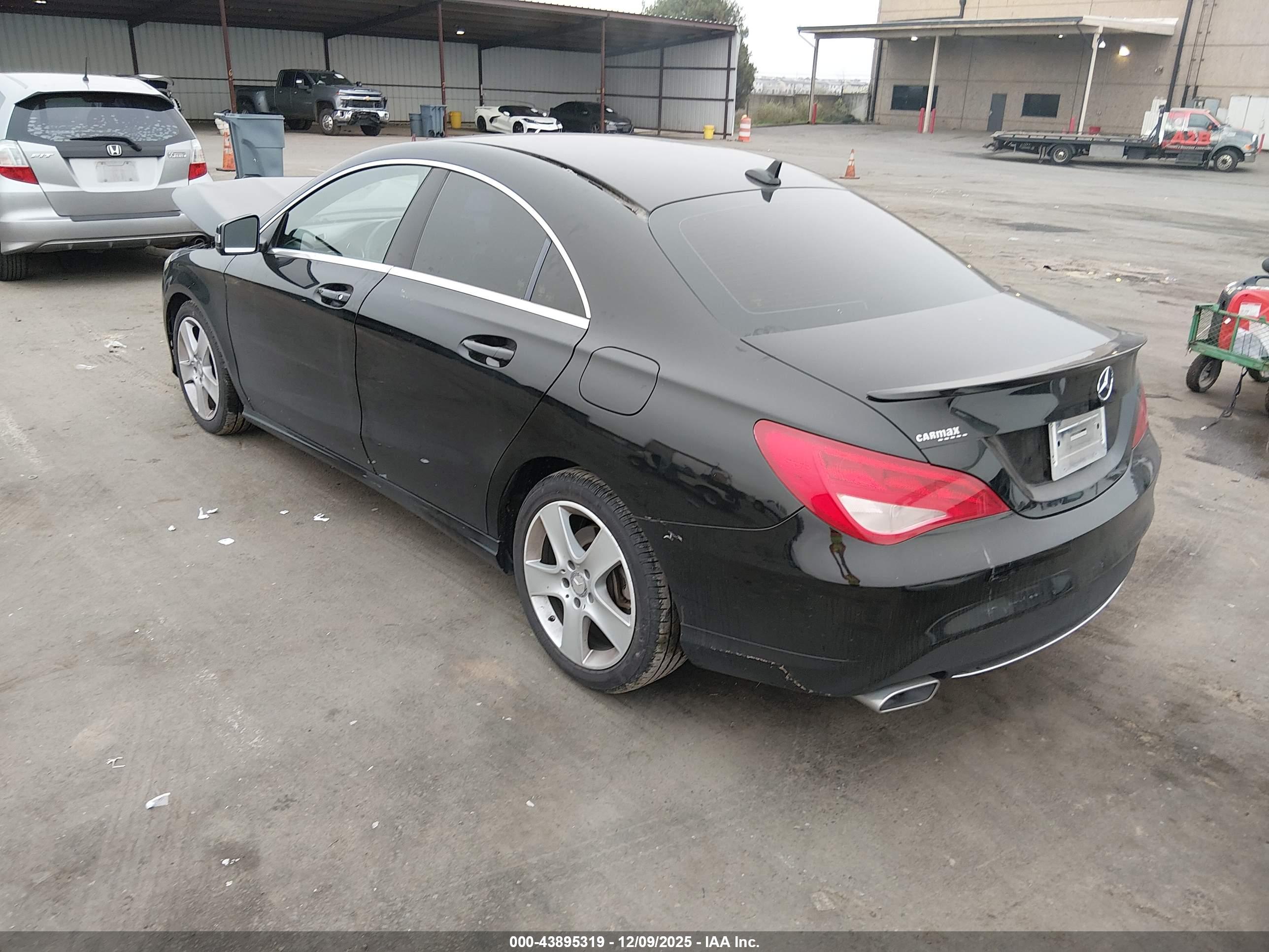 MERCEDES-BENZ CLA image 3
