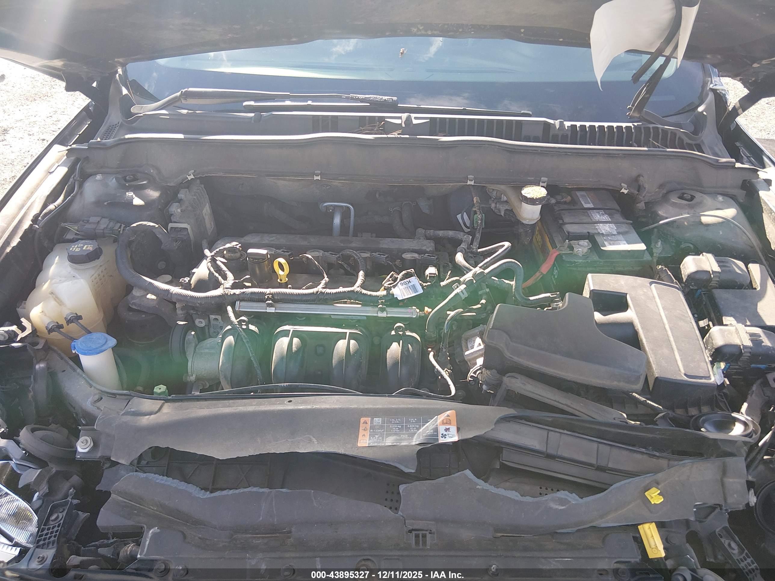 FORD FUSION image 10