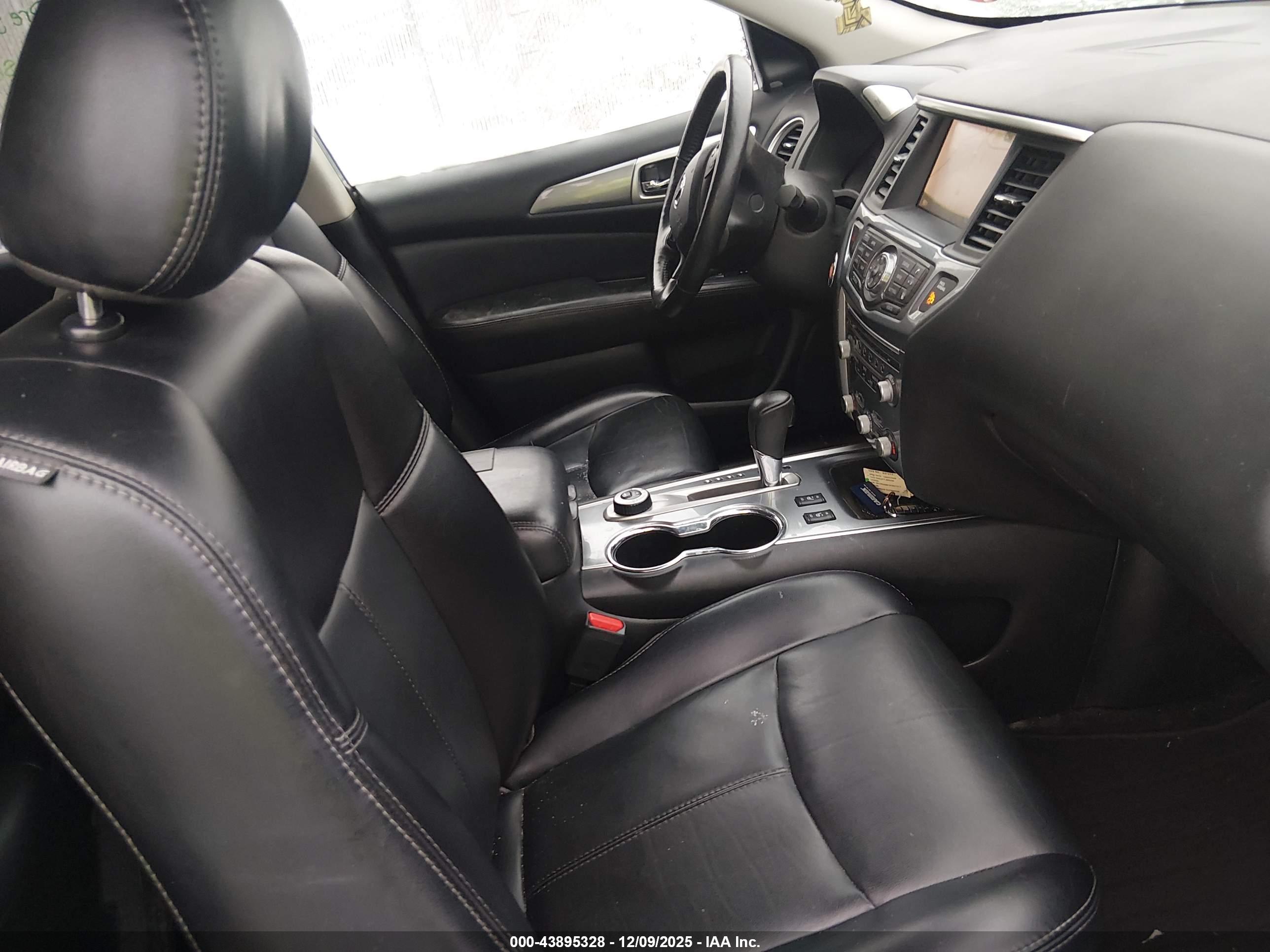 NISSAN PATHFINDER image 5