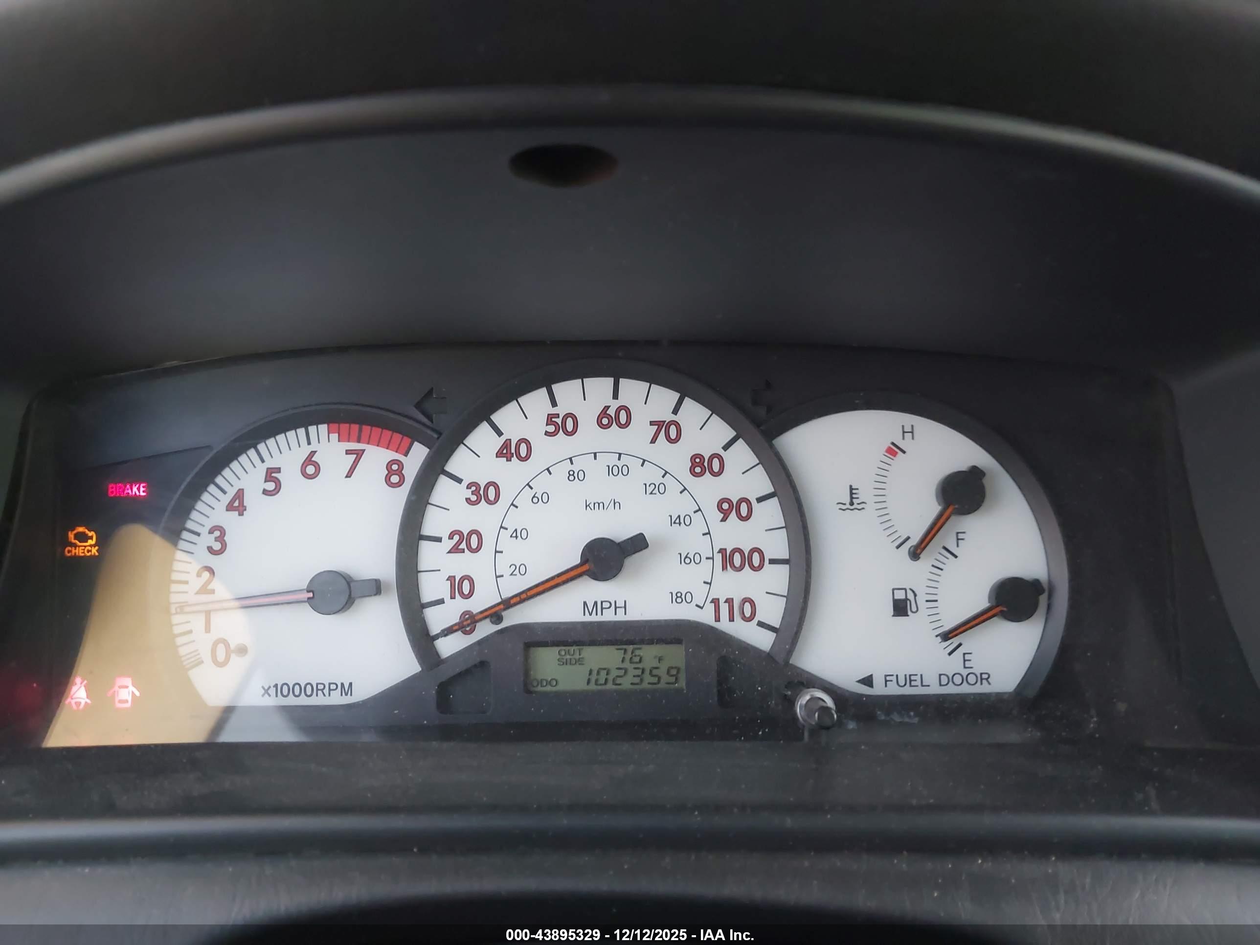 TOYOTA COROLLA image 7