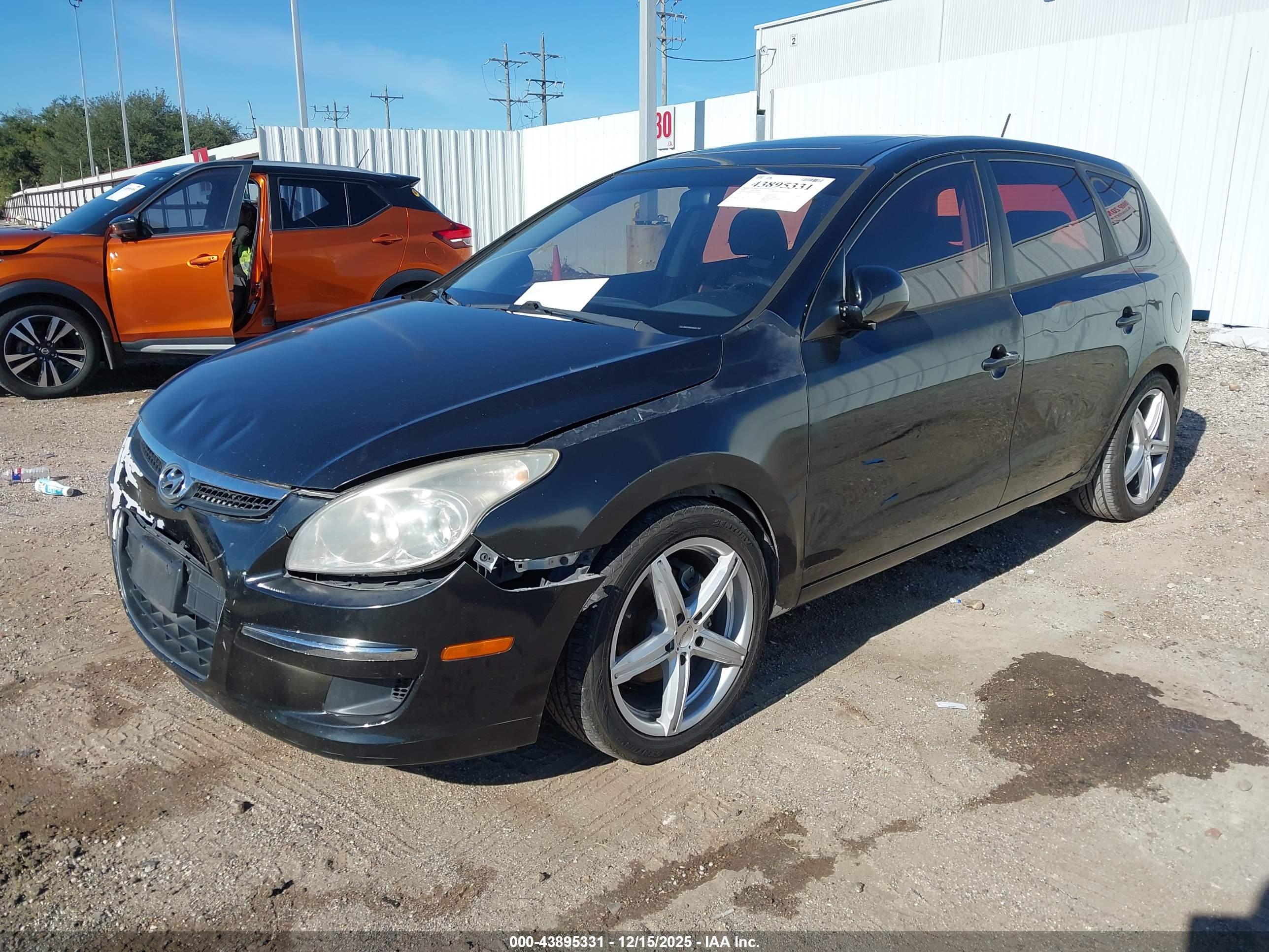 HYUNDAI ELANTRA image 2
