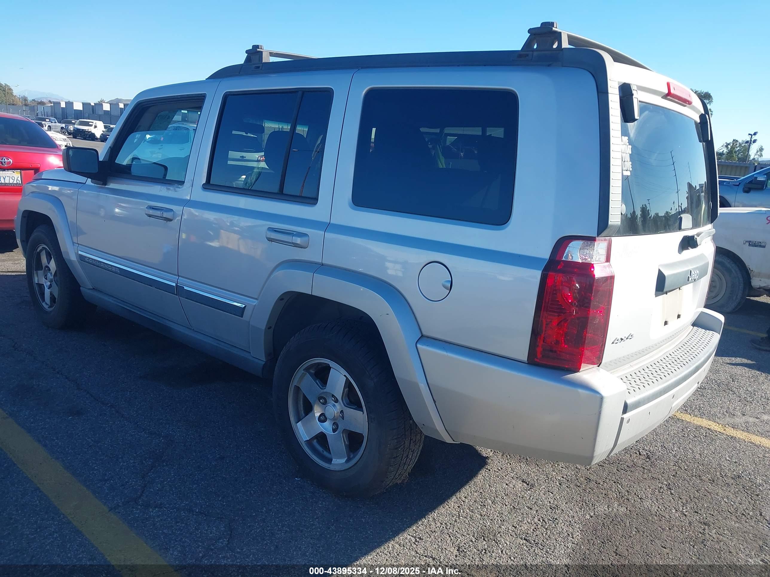 JEEP COMMANDER image 3