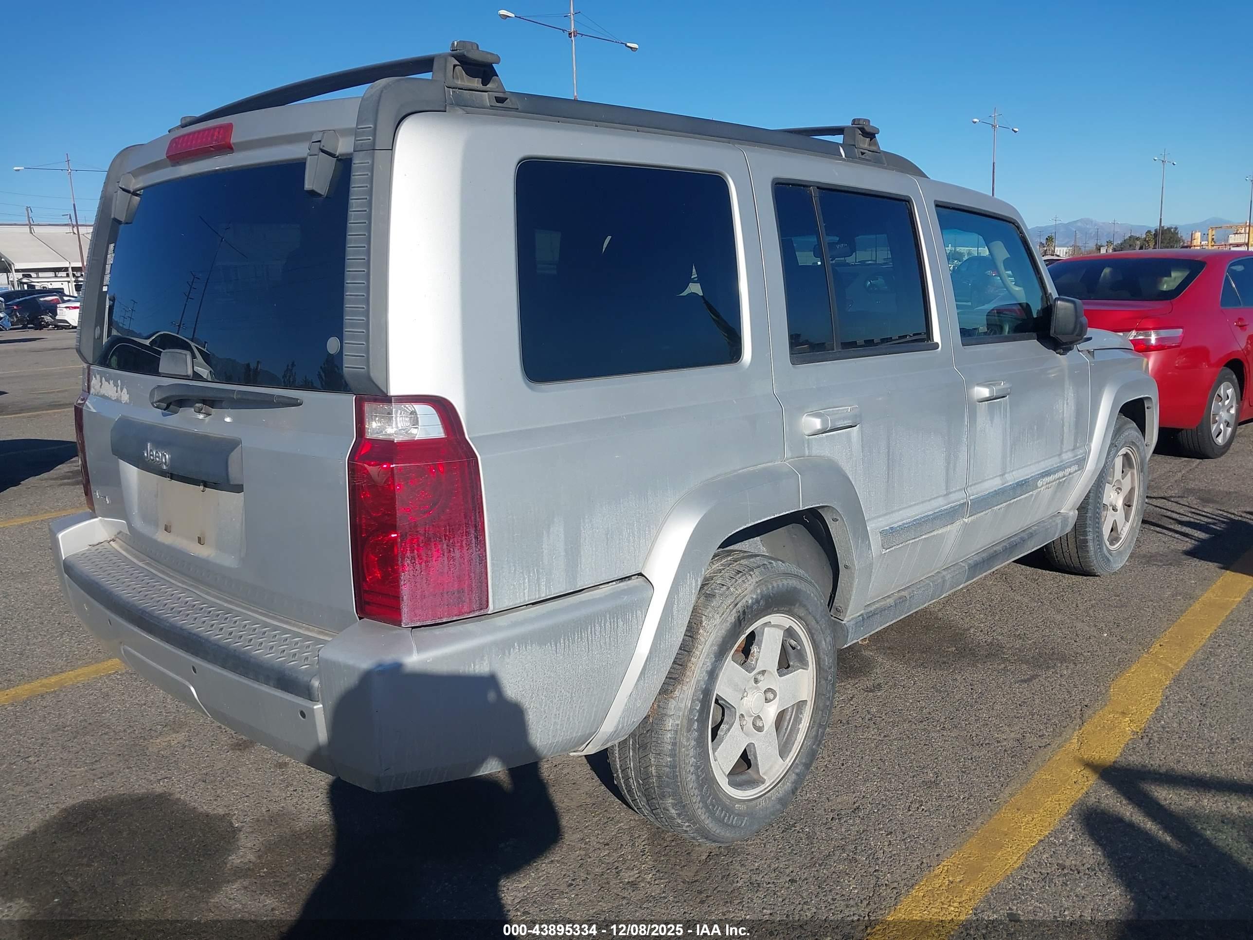 JEEP COMMANDER image 4