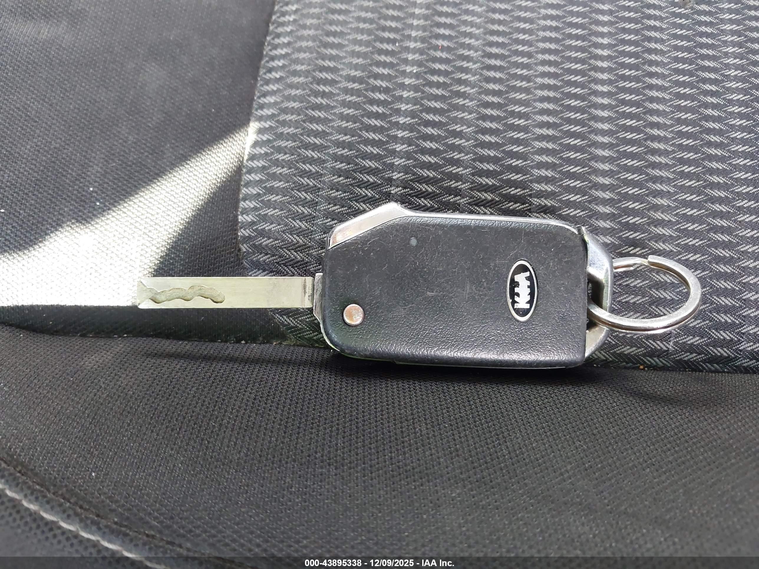 KIA SORENTO image 11
