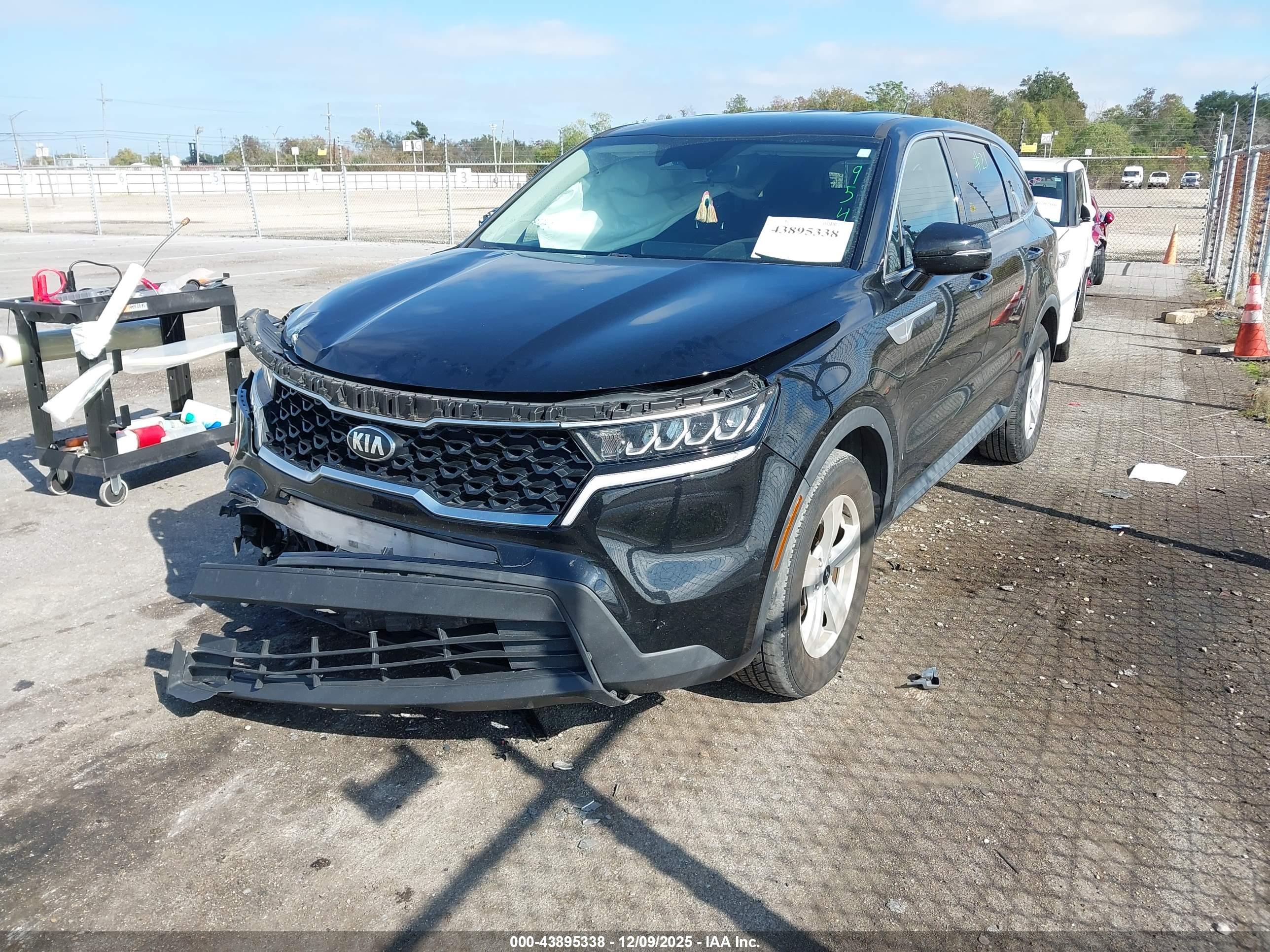 KIA SORENTO image 2