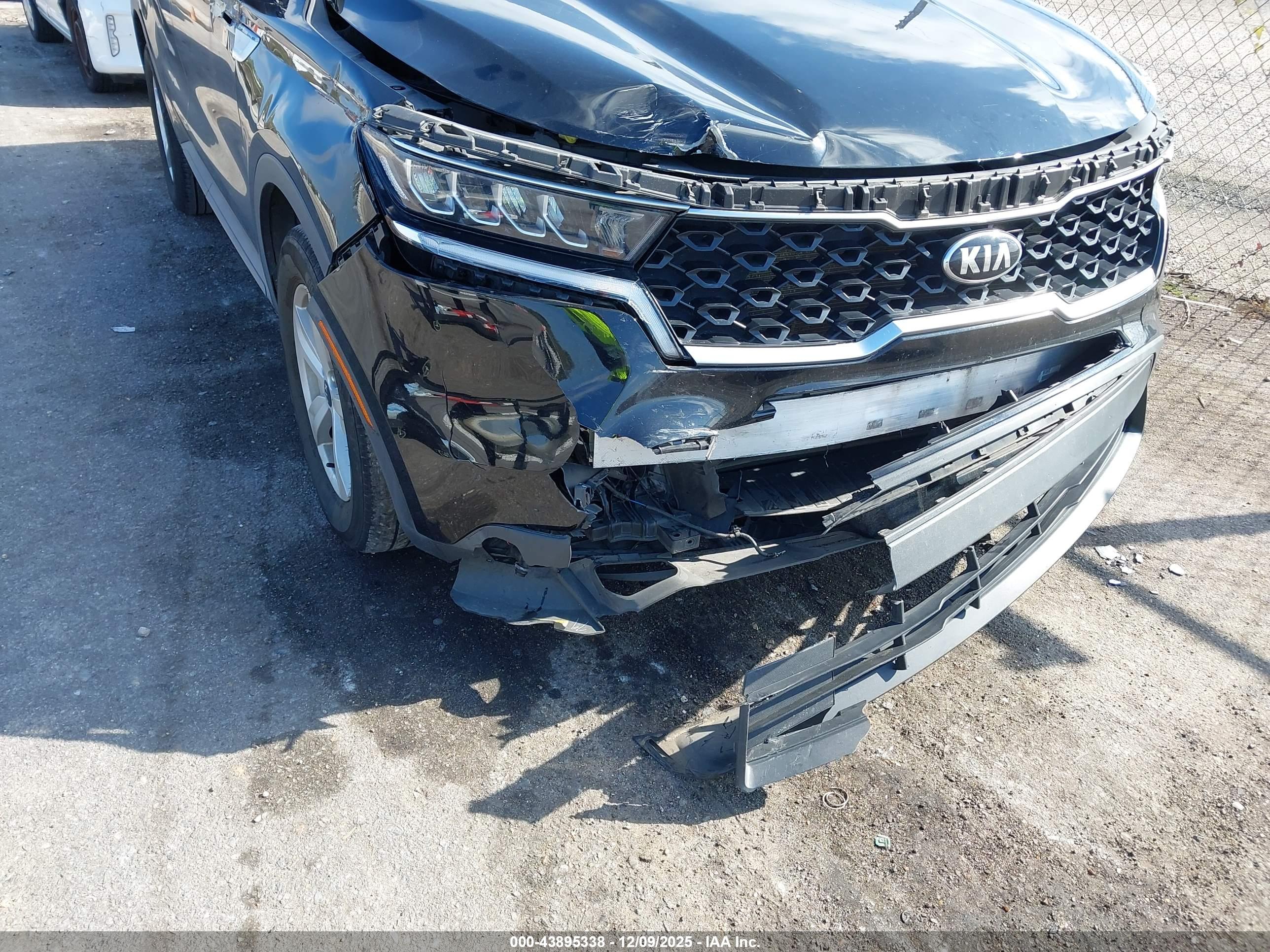 KIA SORENTO image 6