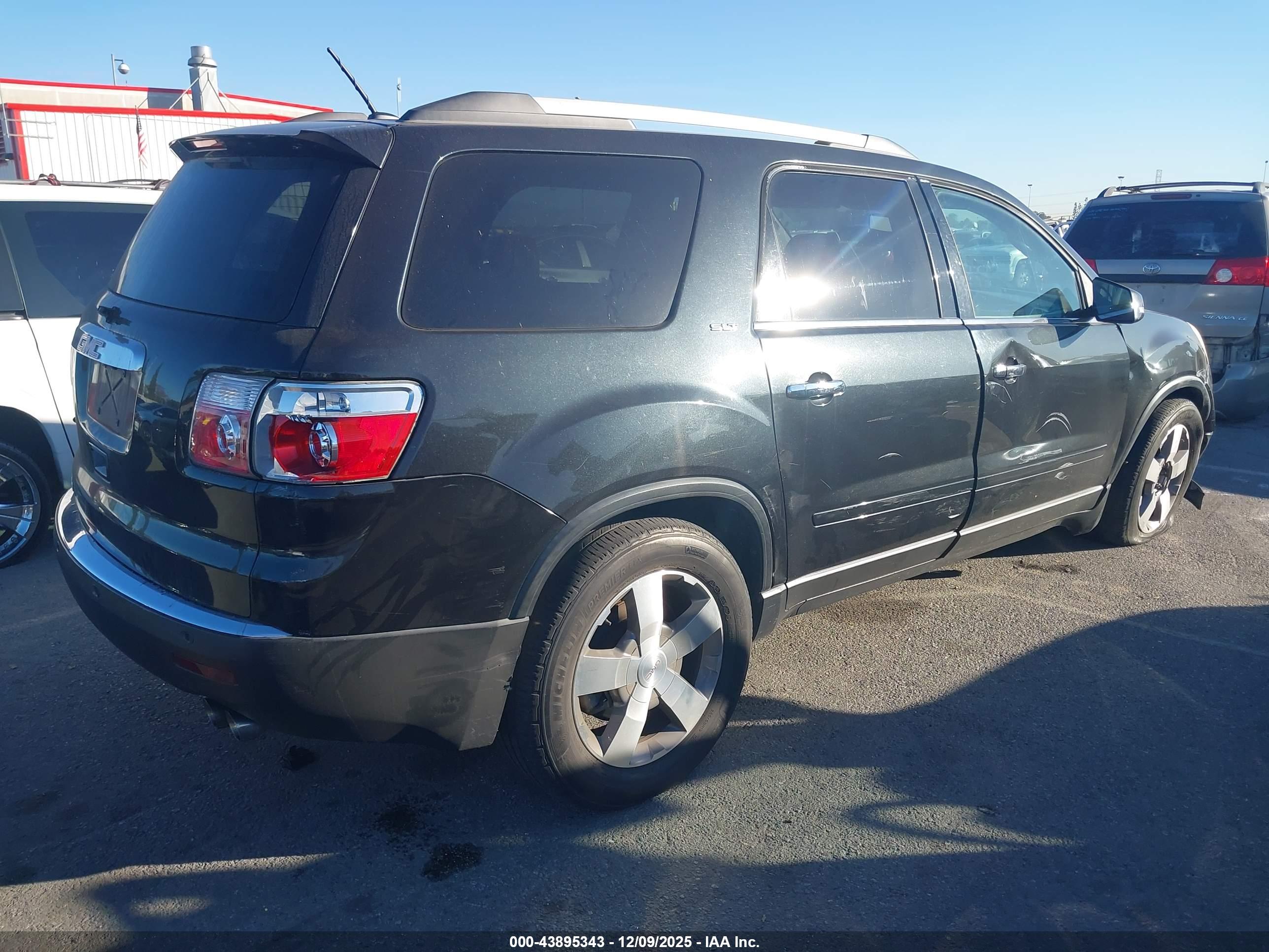 GMC ACADIA image 4
