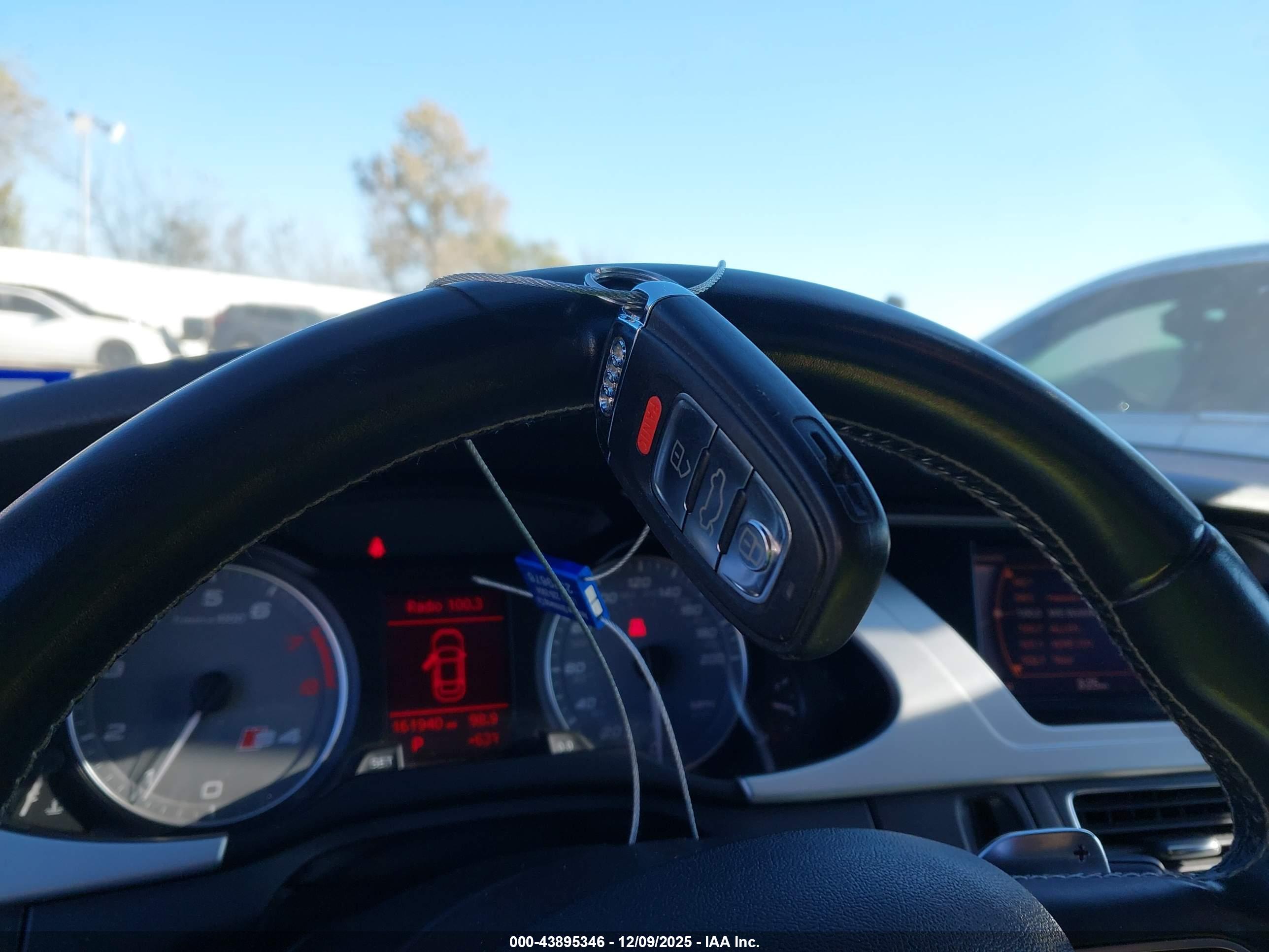 AUDI S4 image 11