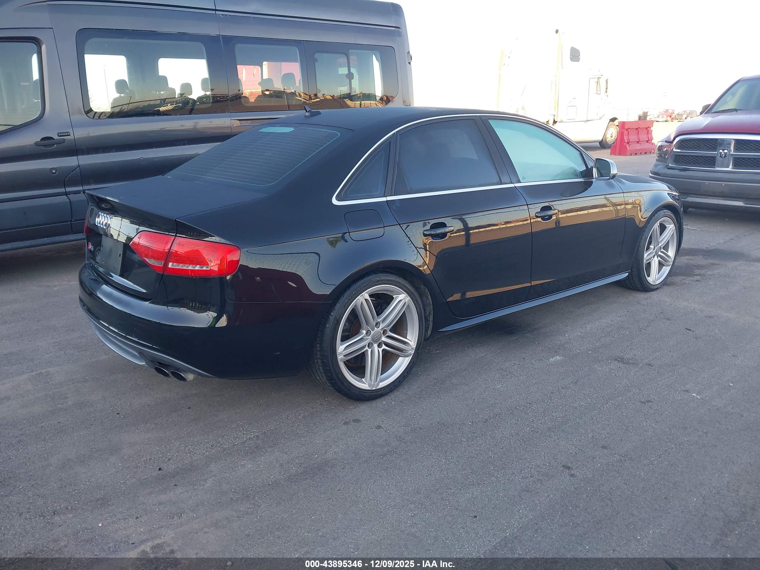 AUDI S4 image 4