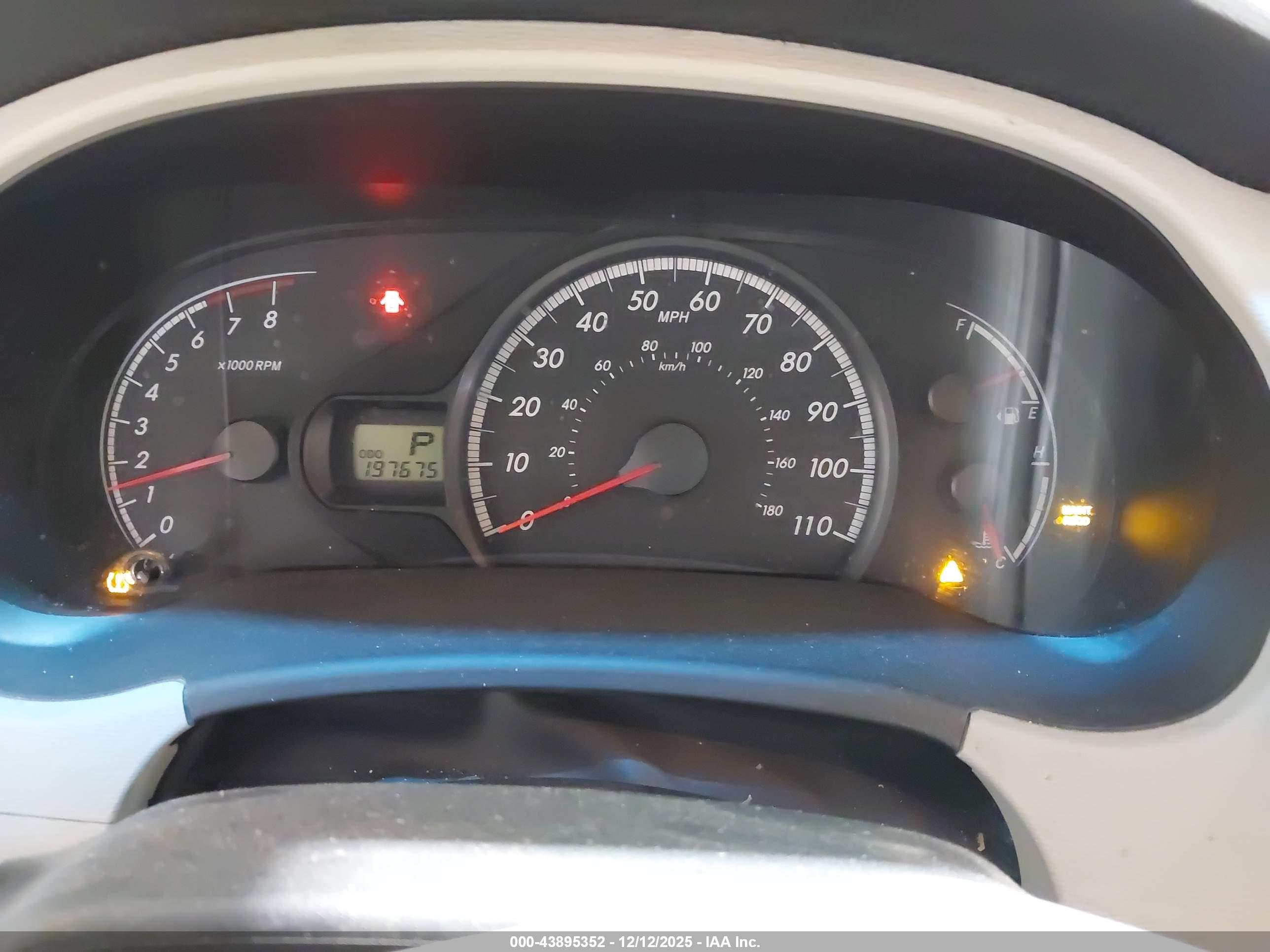 TOYOTA SIENNA image 7