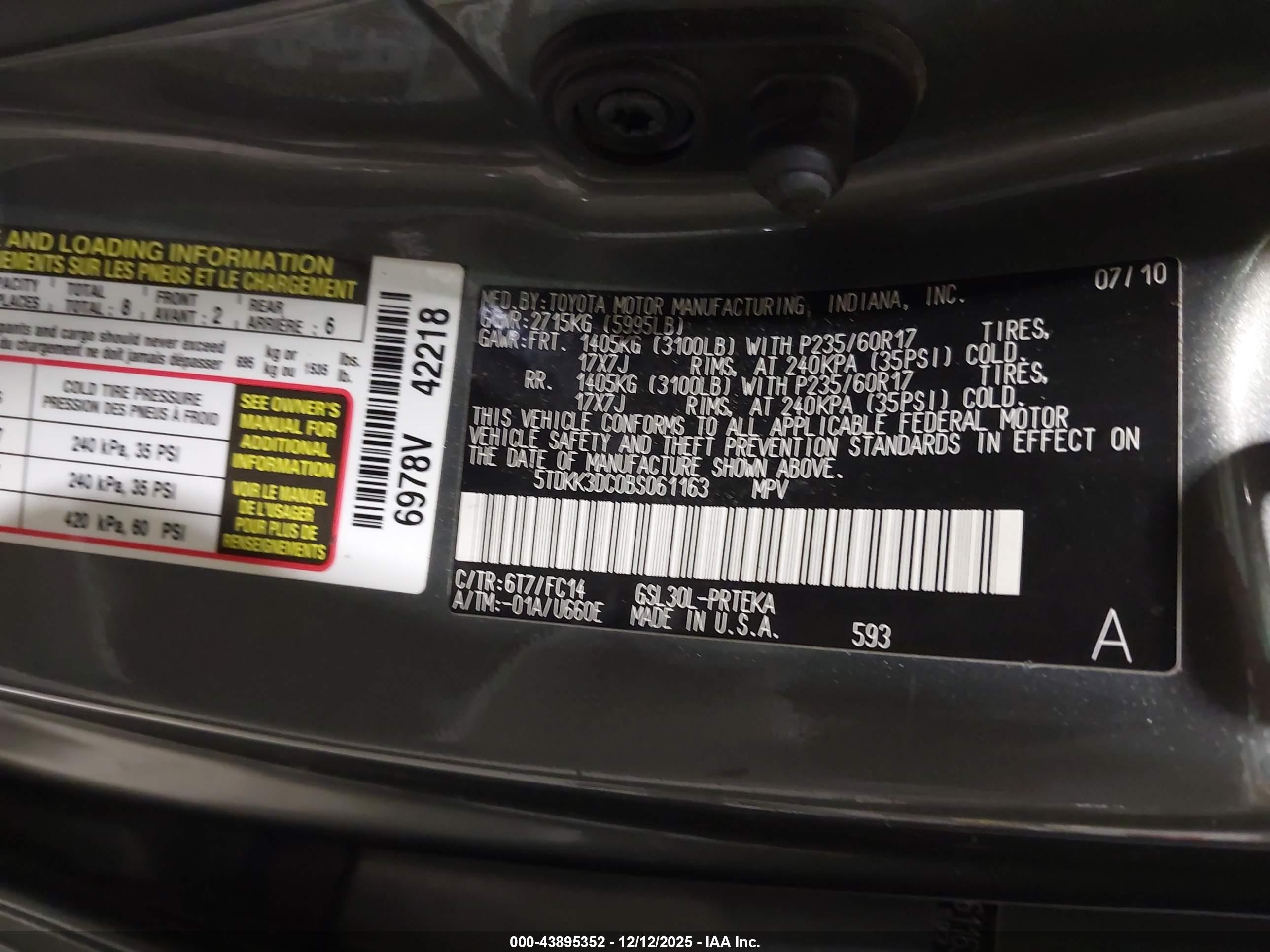 TOYOTA SIENNA image 9