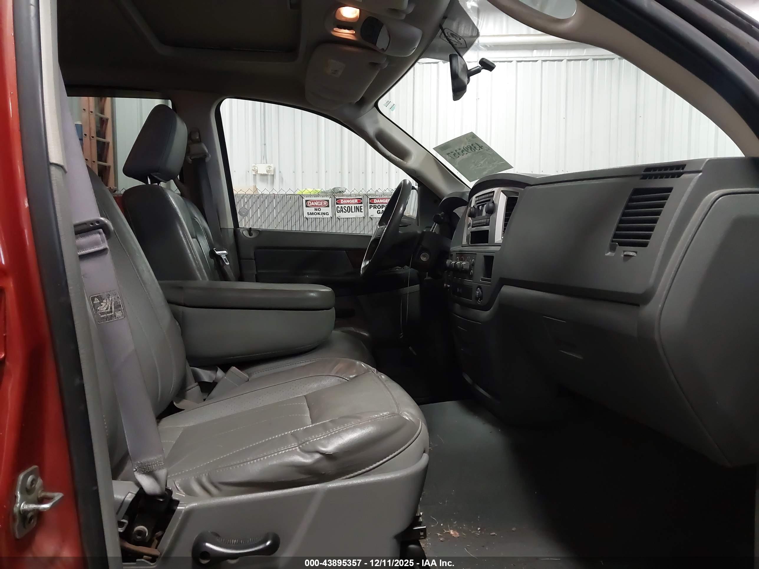 DODGE RAM image 5